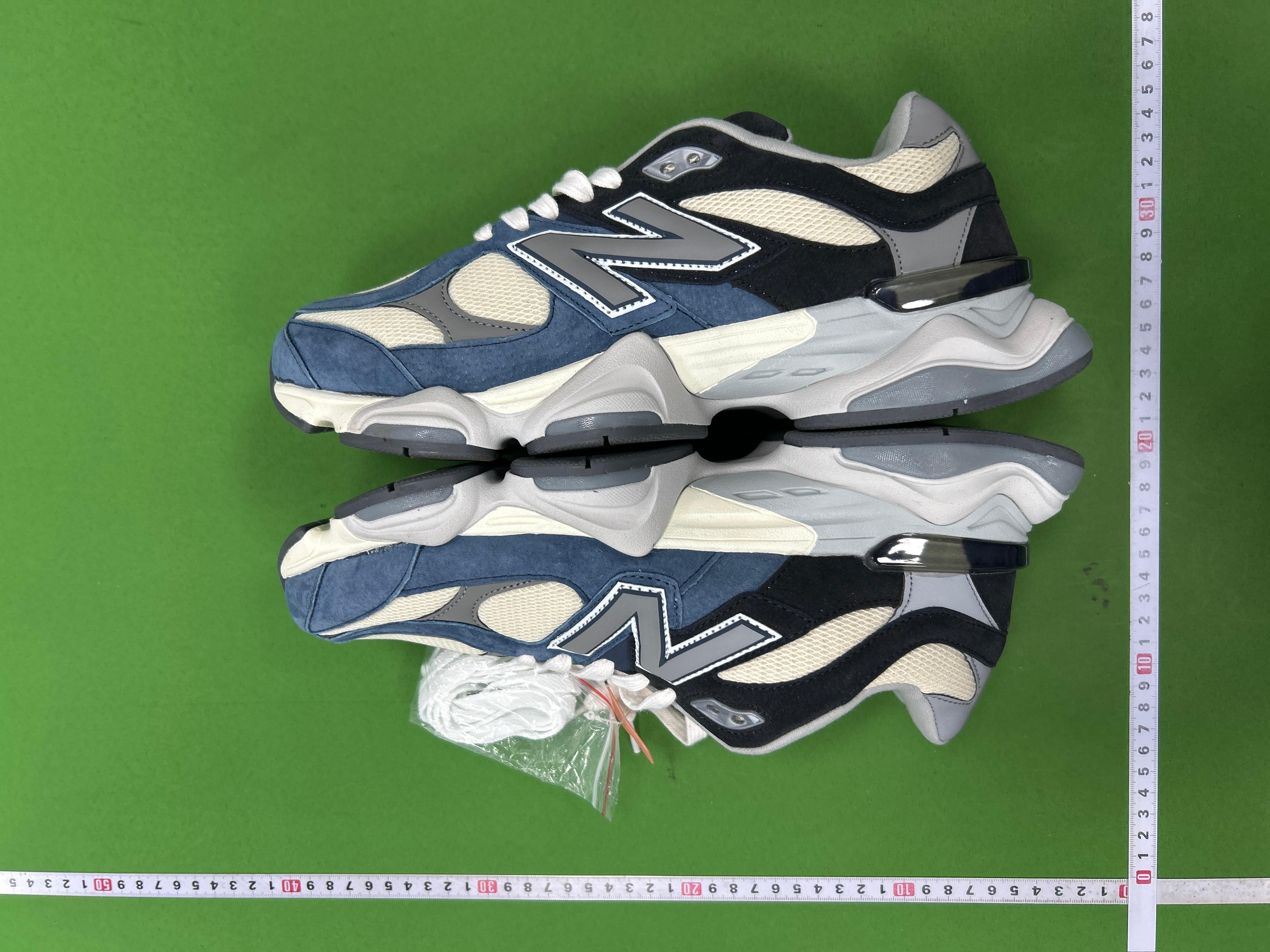 Foto QC 5 de New Balance 9060 Triple Black U9060BBN