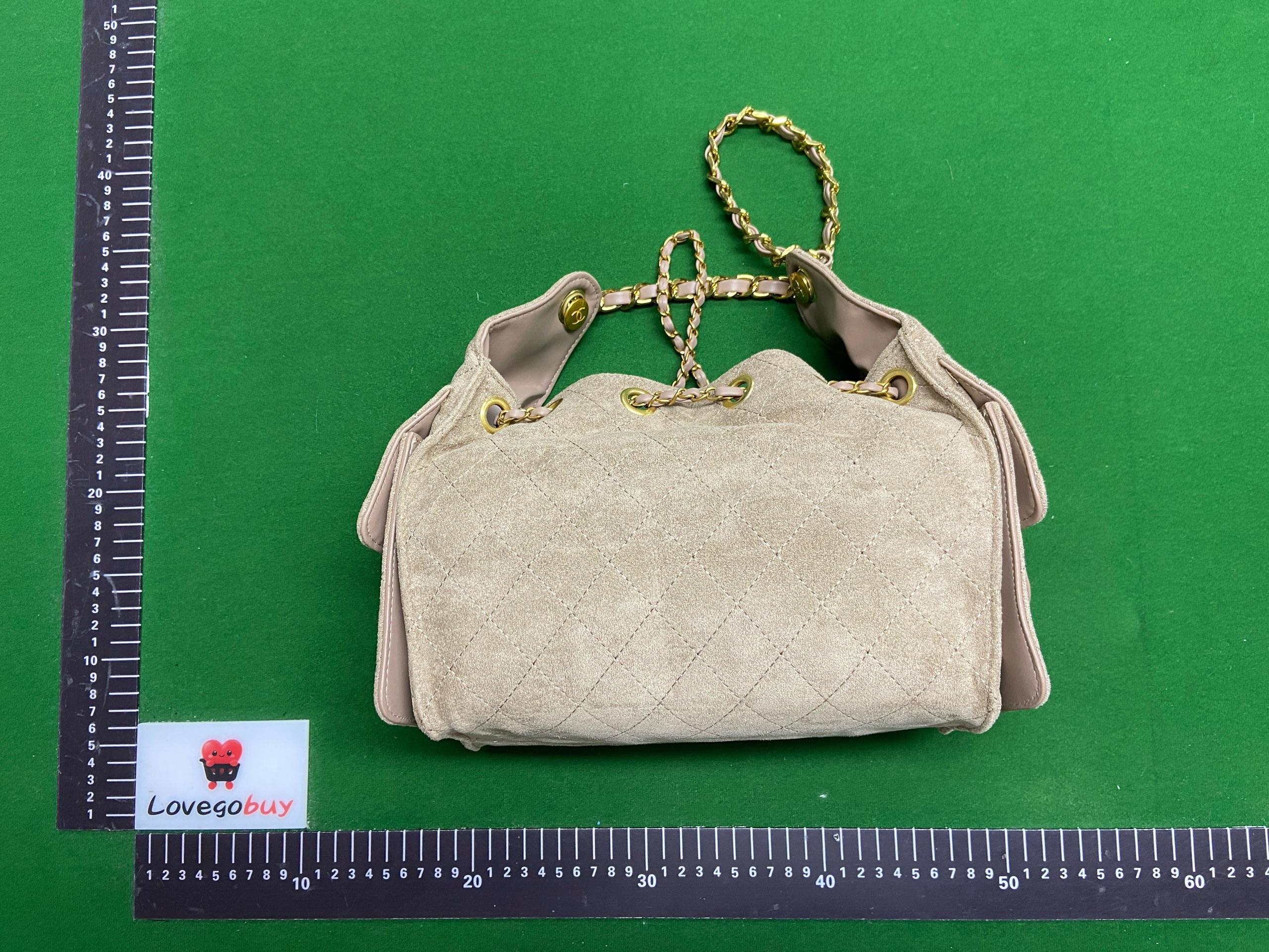 Foto QC 2 de Chanel Quilted Chain Bucket Bag Black Suede
