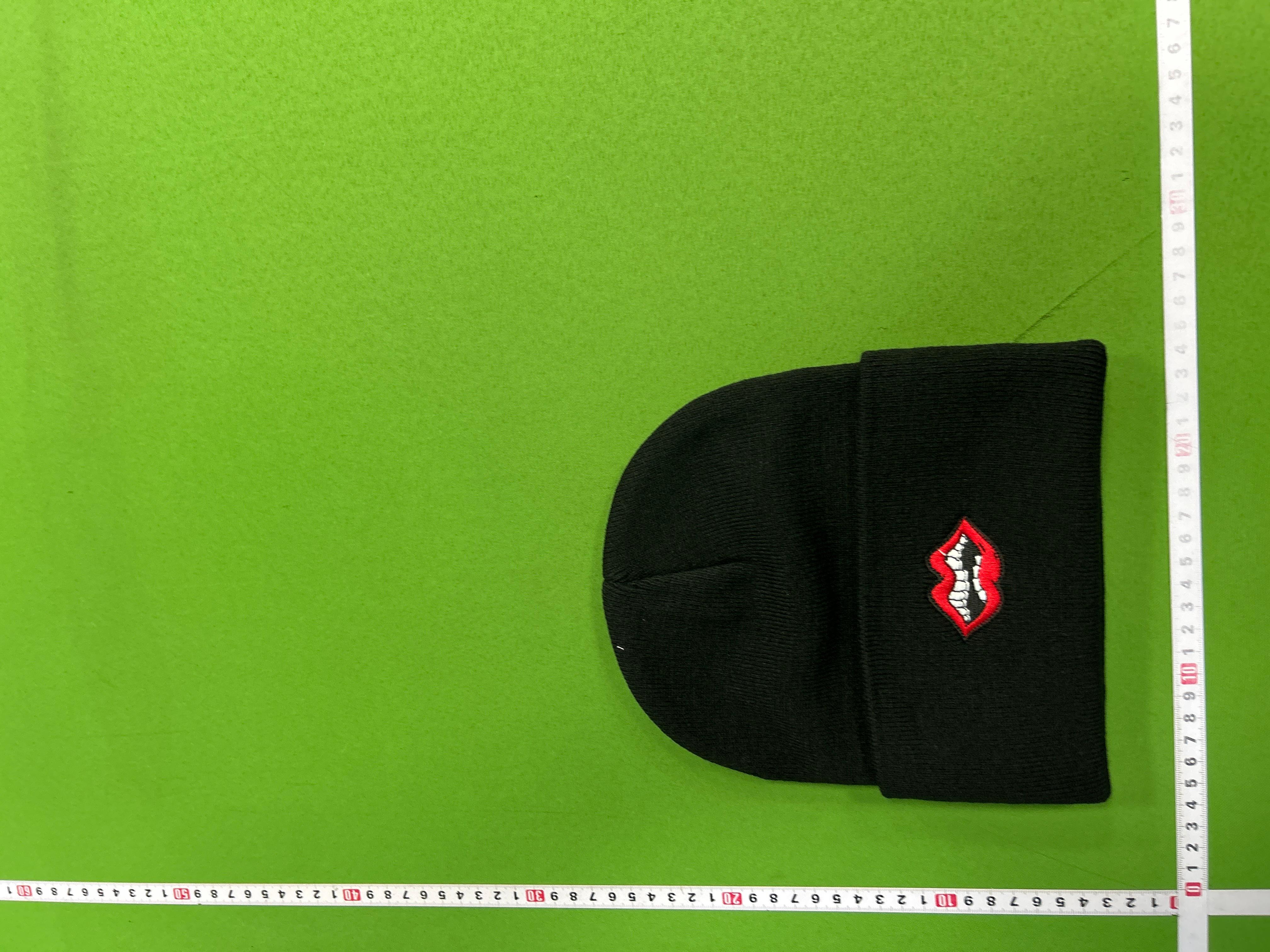 Foto QC 1 de Chrome Hearts Plus Cross Studded Distressed Beanie Charcoal