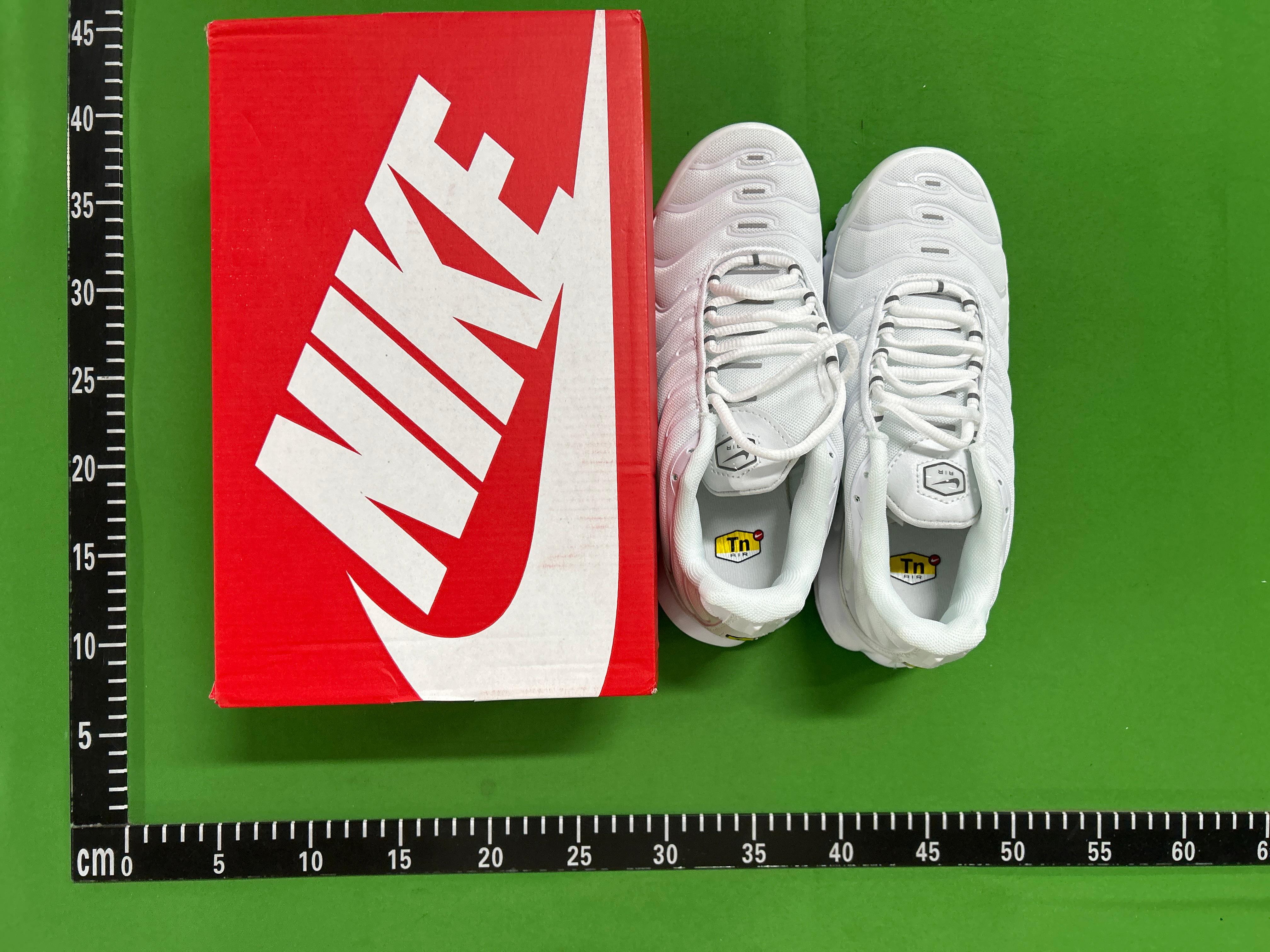 Foto QC 2 de Nike Air Max Plus Panda FV6264-001