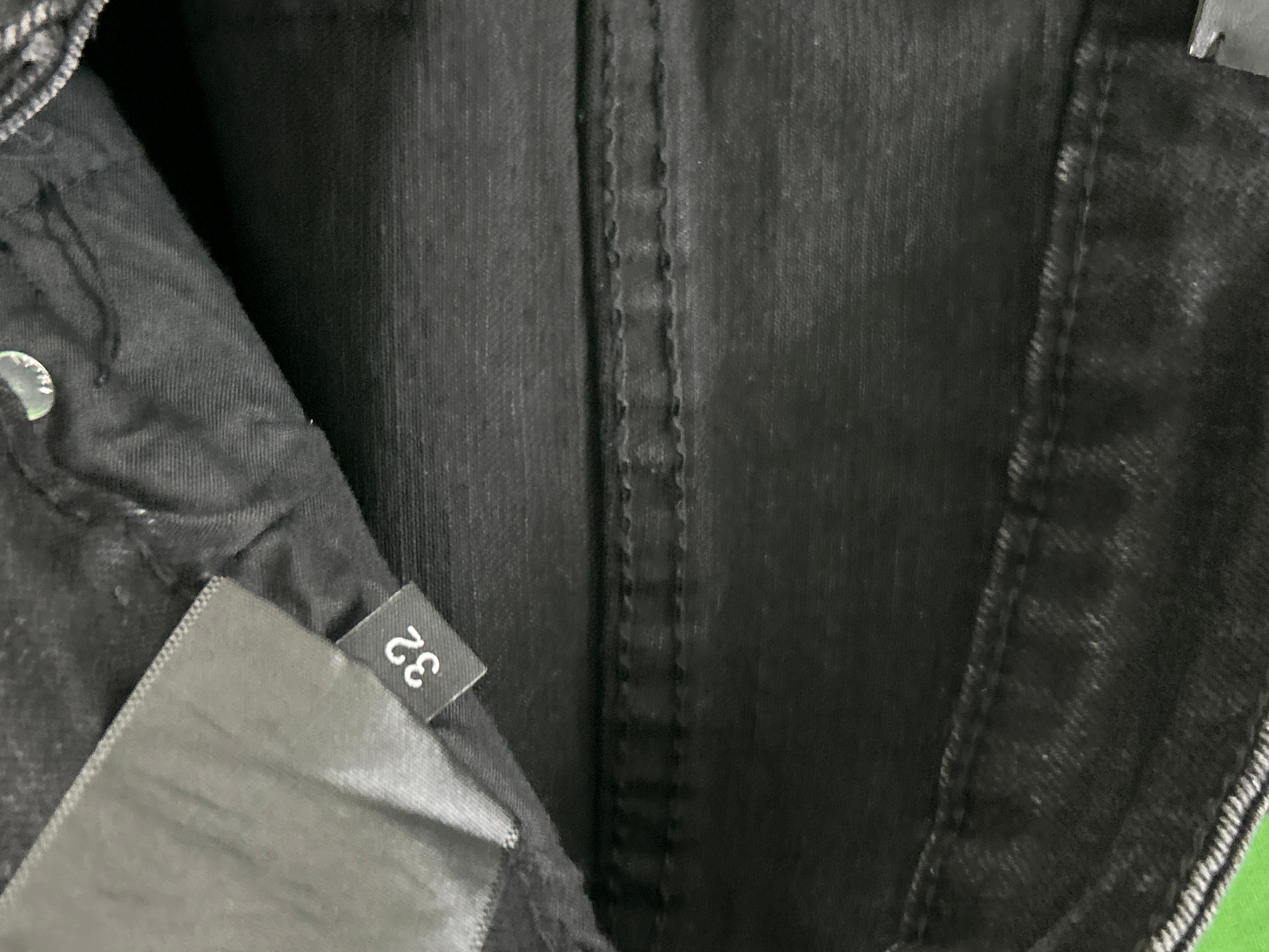 Foto QC 4 de Amiri Jeans Distressed Patch Straight Black