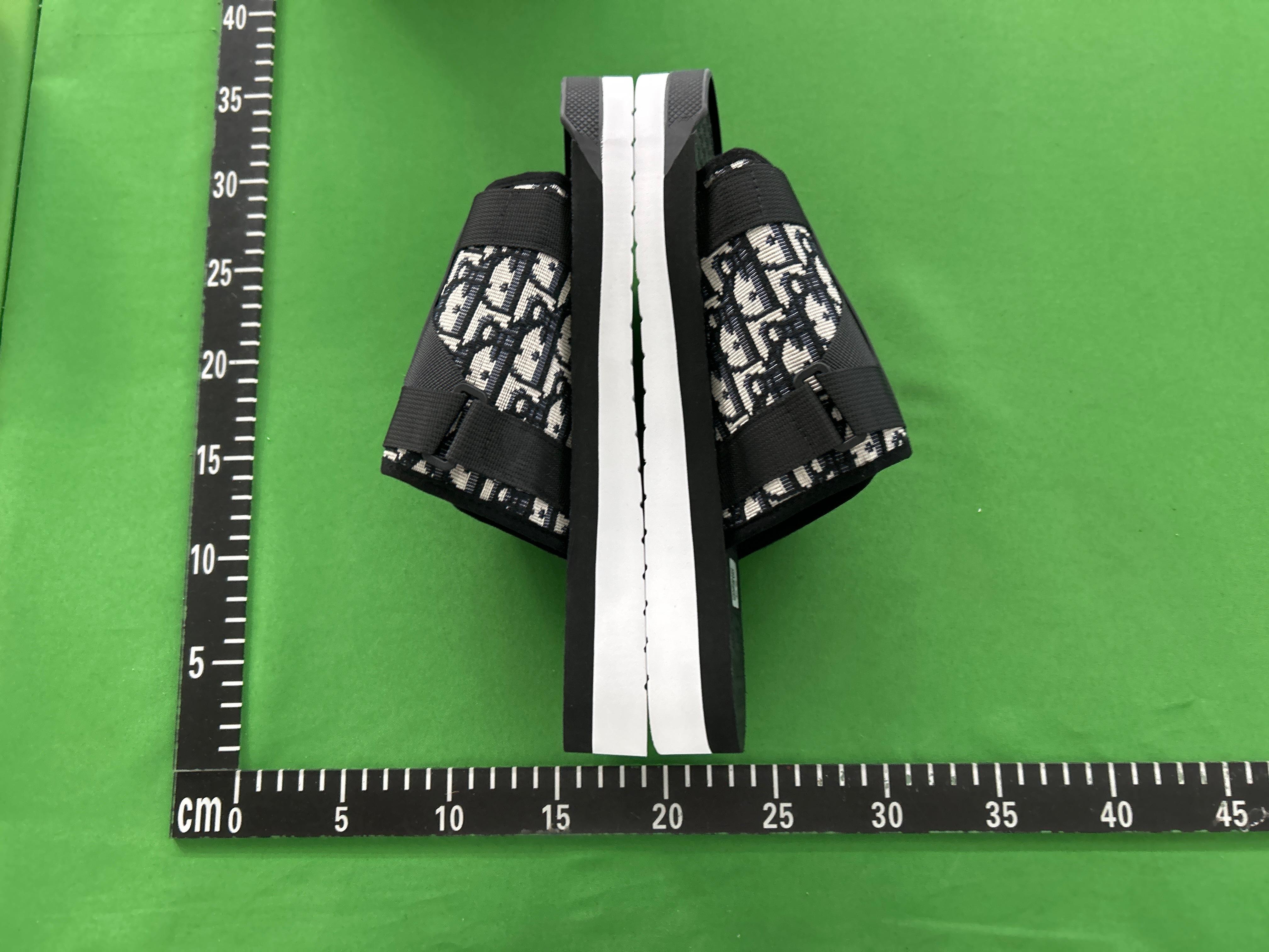 Foto QC 6 de Dior Alpha Sandals Oblique Jacquard Black