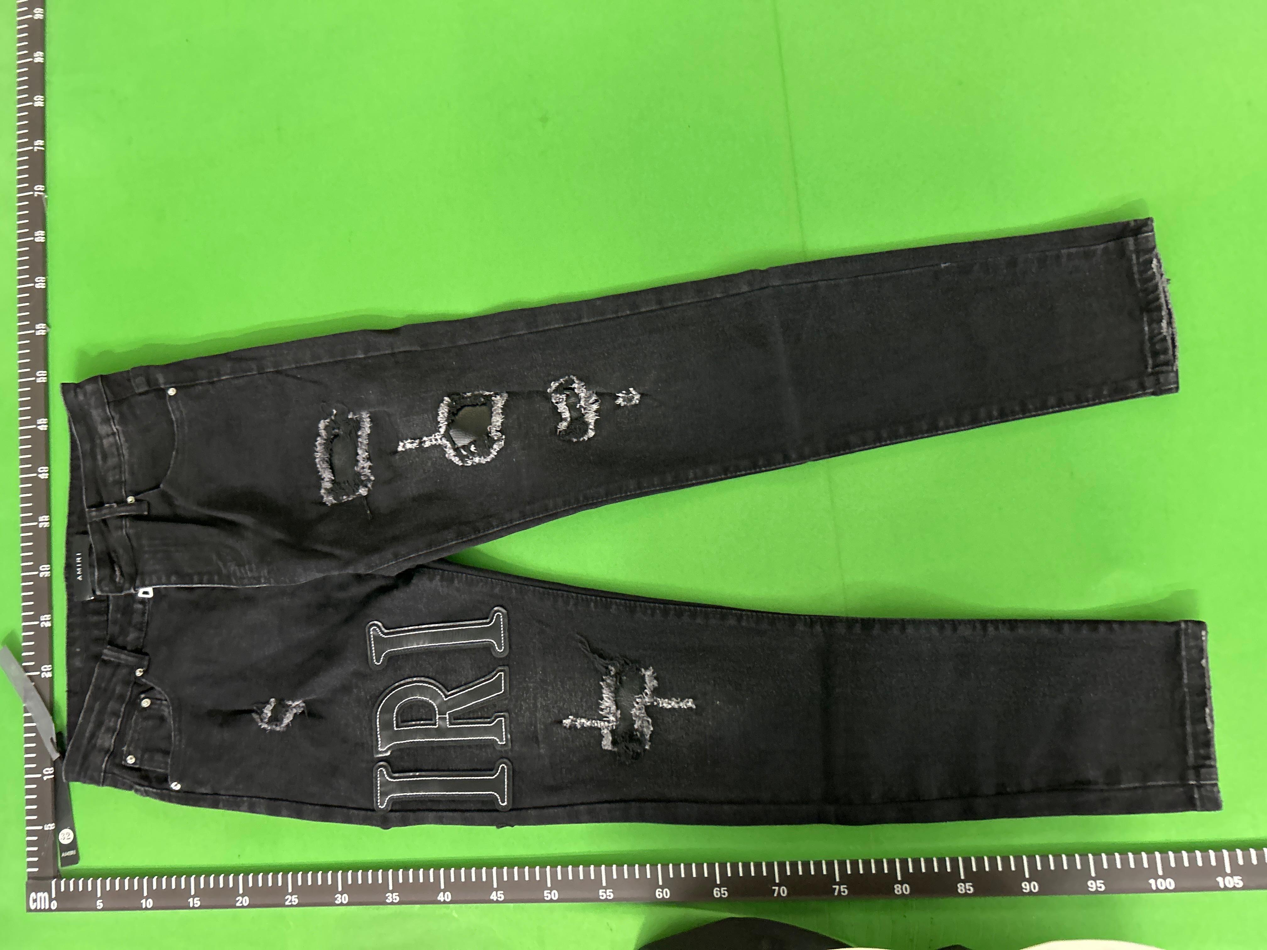 Foto QC 2 de Amiri Jeans Distressed Patch Straight Black