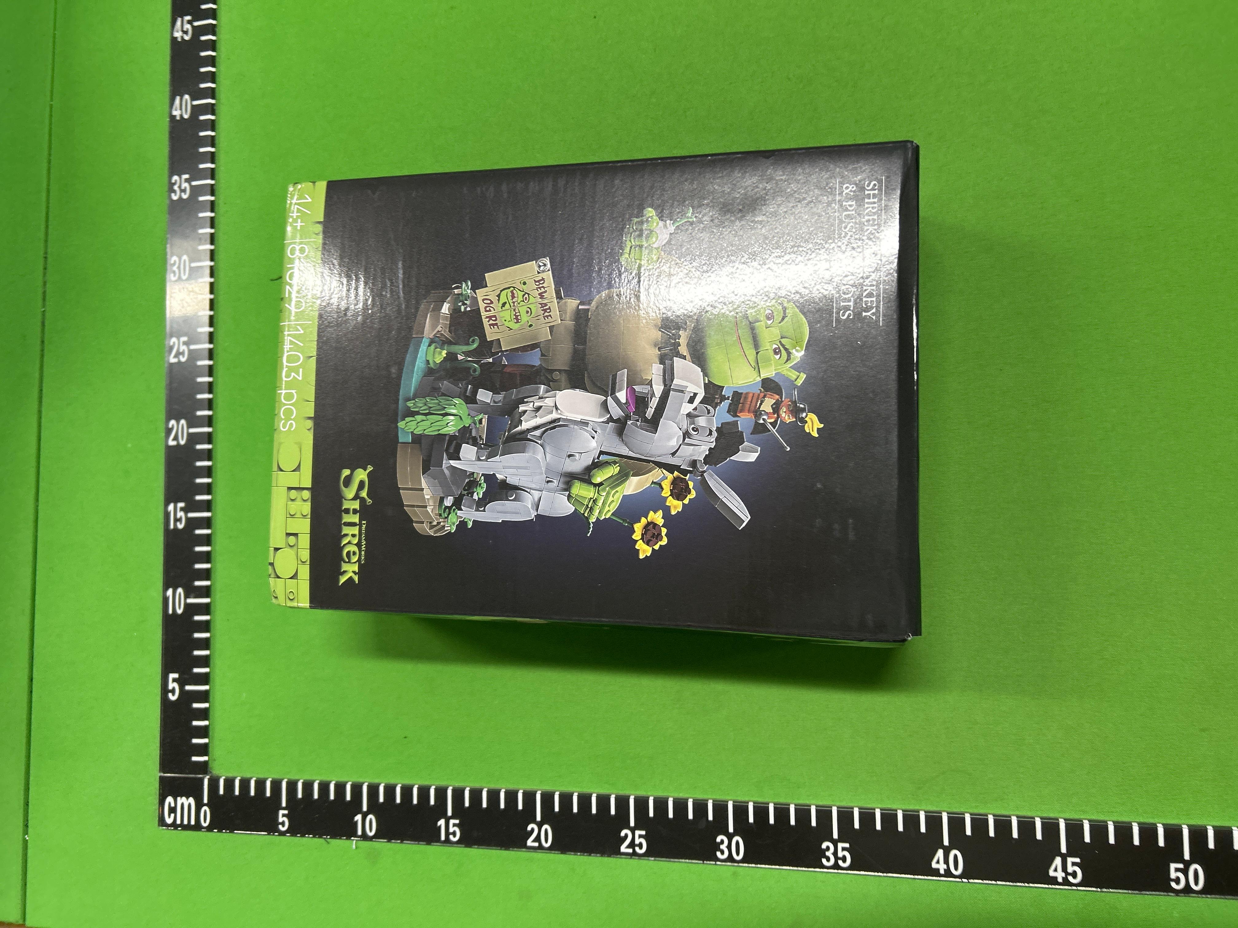 Foto QC 4 de LEGO Shrek Shrek, Donkey & Puss in Boots 72423 Building Set