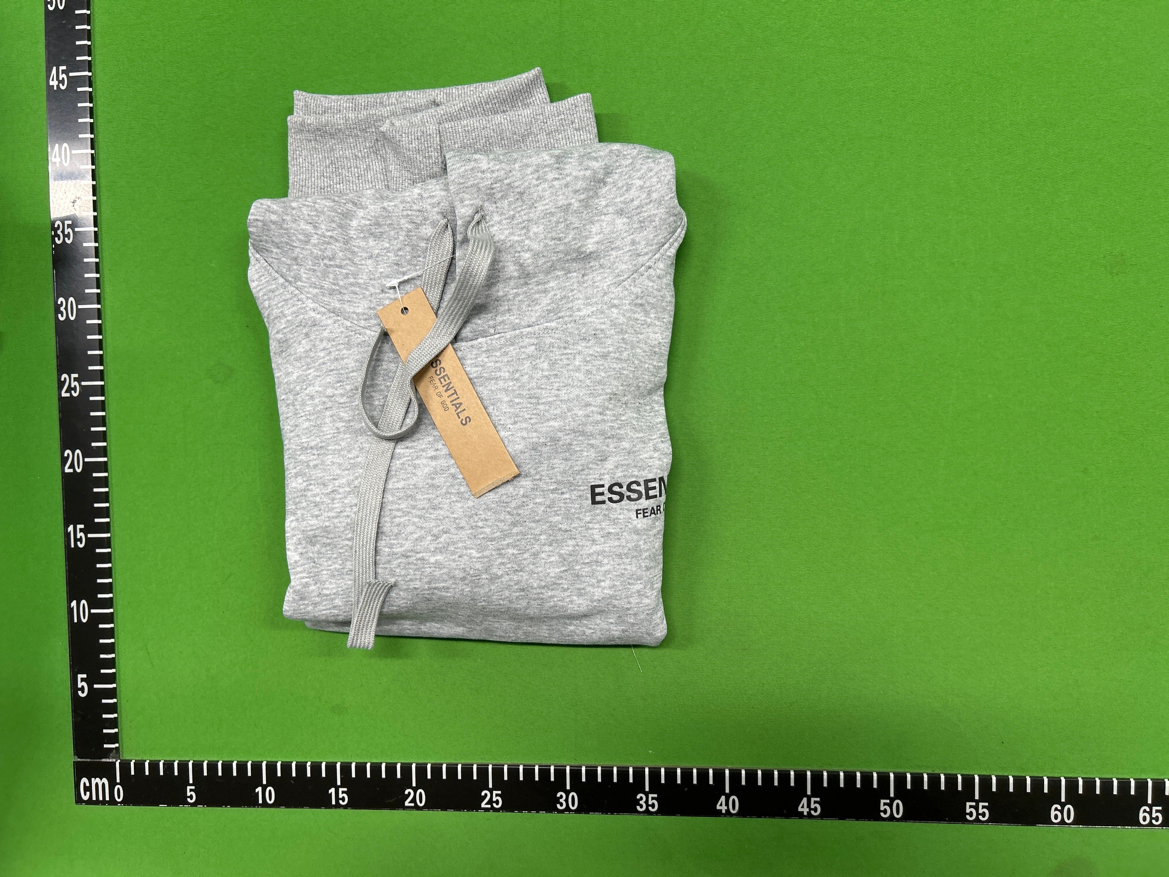 Foto QC 6 de Fear of God Essentials Sweatpants Logo Heather Grey
