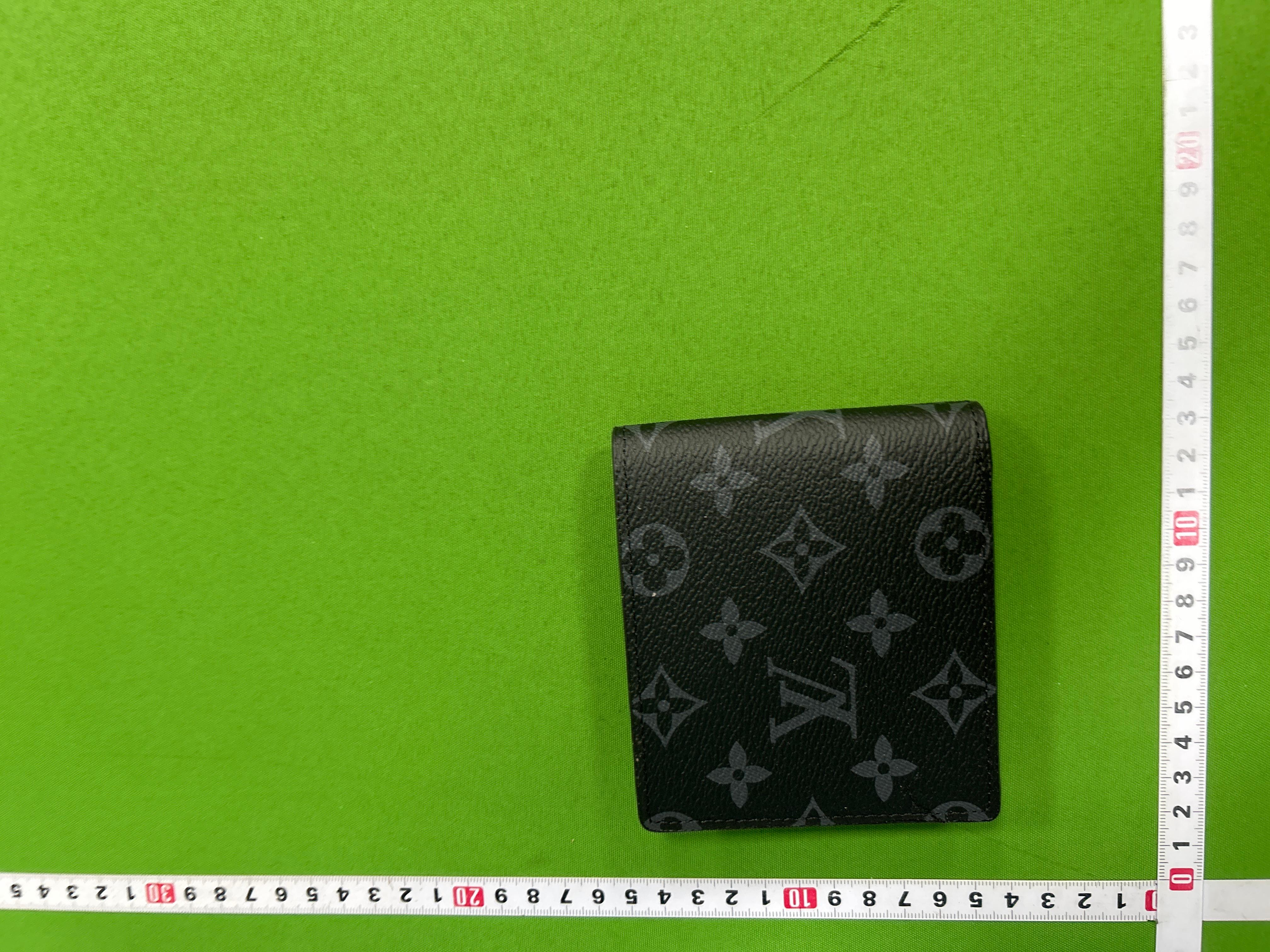 Foto QC 2 de Louis Vuitton Multiple Wallet Monogram Eclipse Black