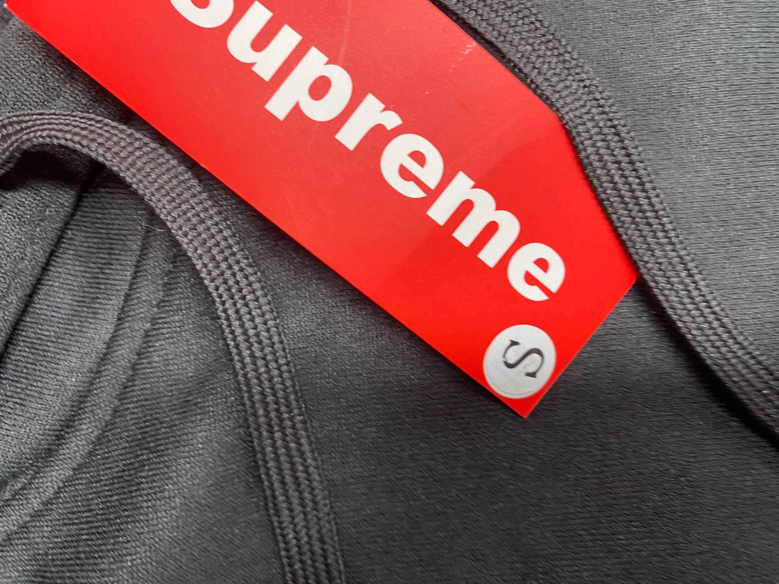 Foto QC 6 de Supreme Studded Arc Logo Zip Up Hoodie Red
