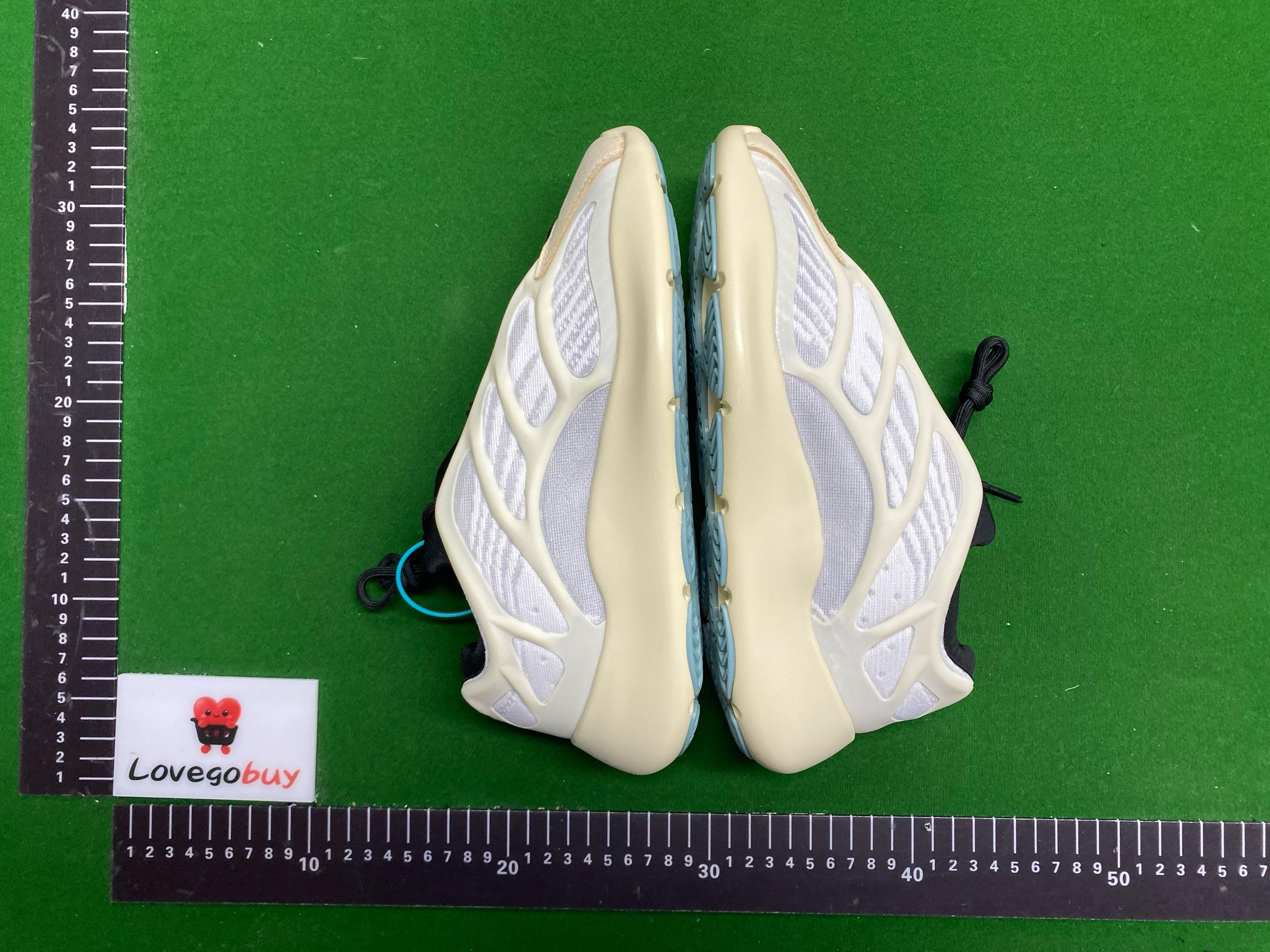 Foto QC 7 de adidas Yeezy 700 V3 Alvah H67799