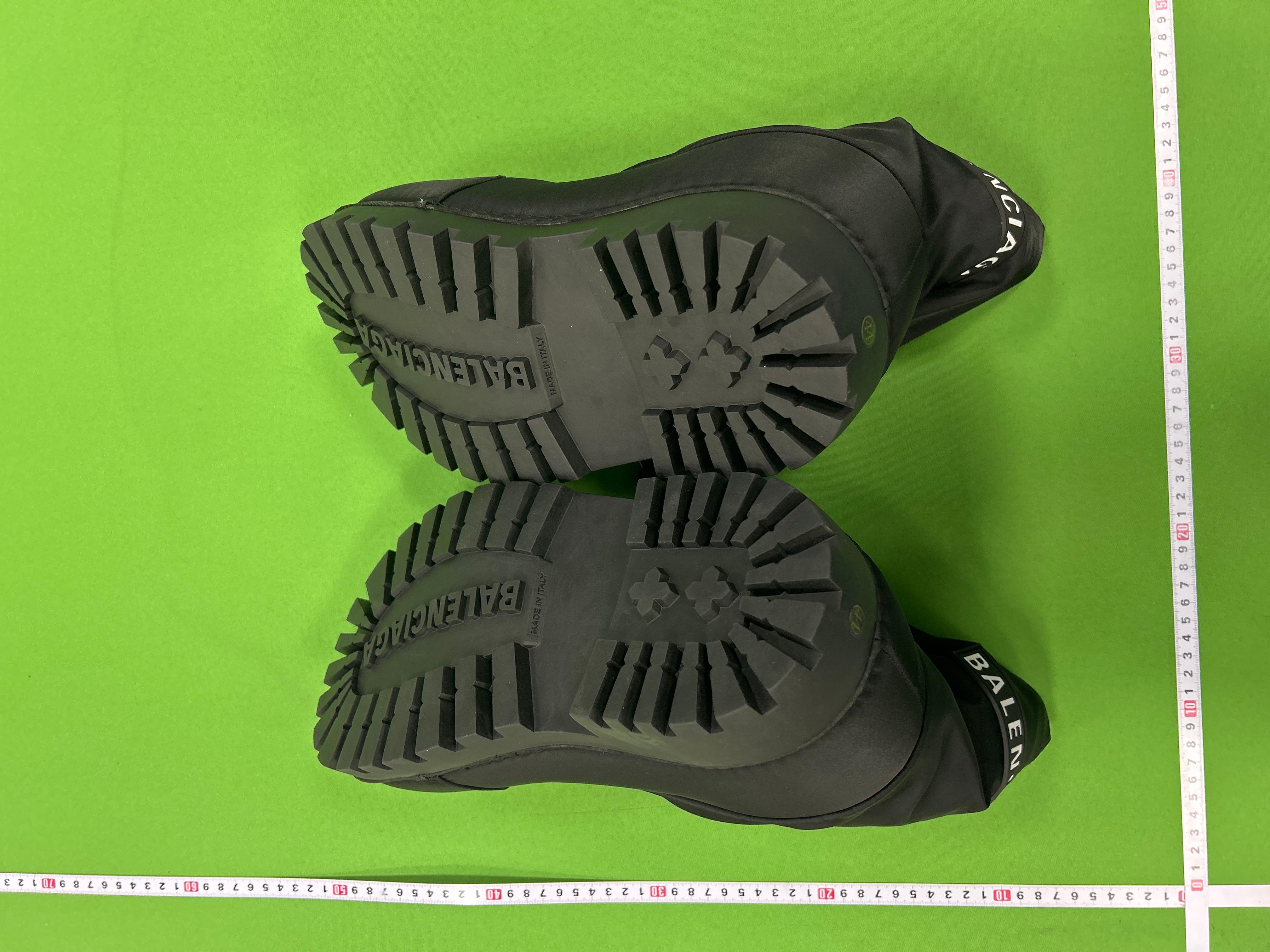 Foto QC 1 de Balenciaga Alaska Snow Boot Faux Fur