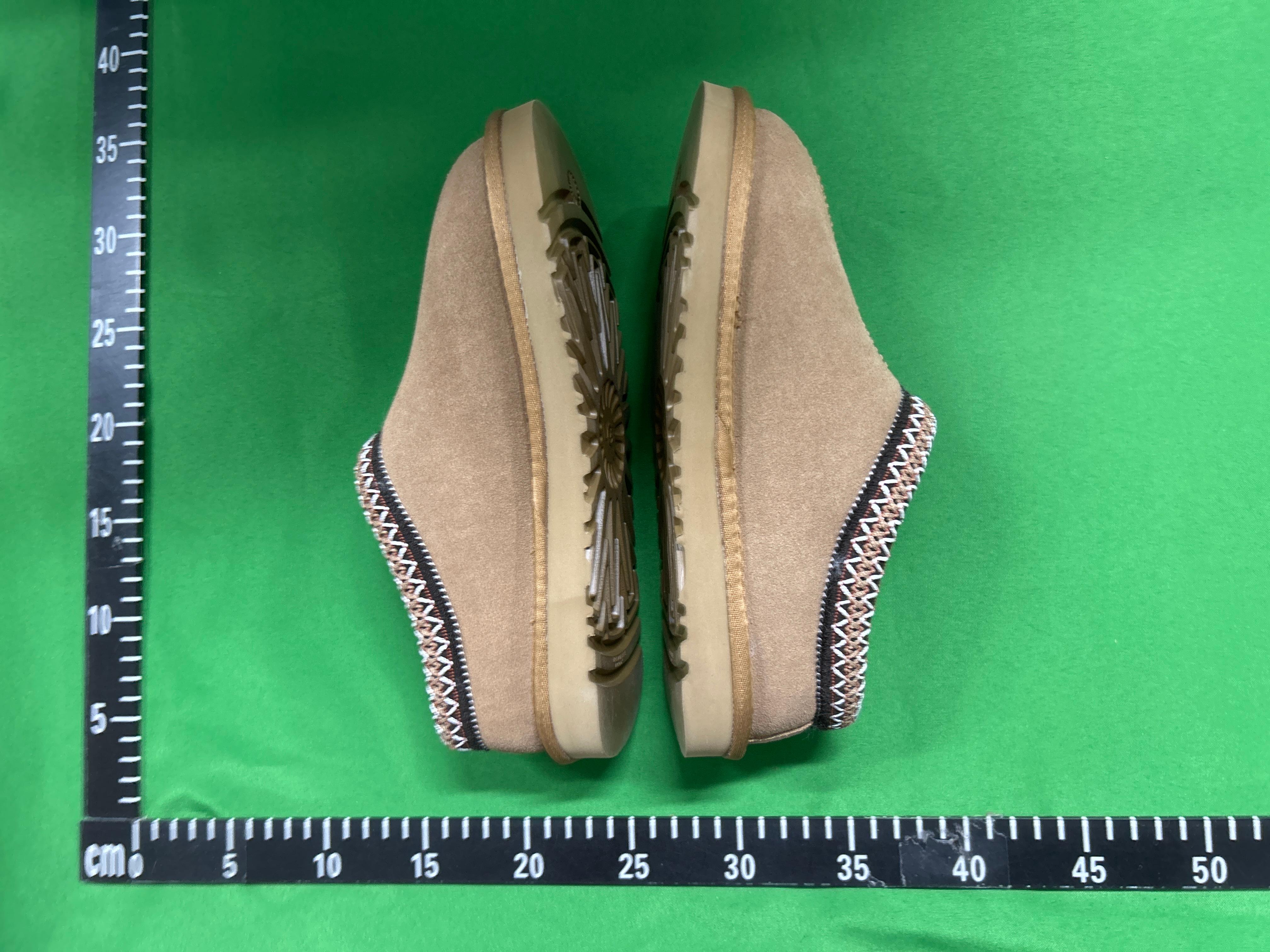 Foto QC 4 de UGG Tasman Suede Black 5955