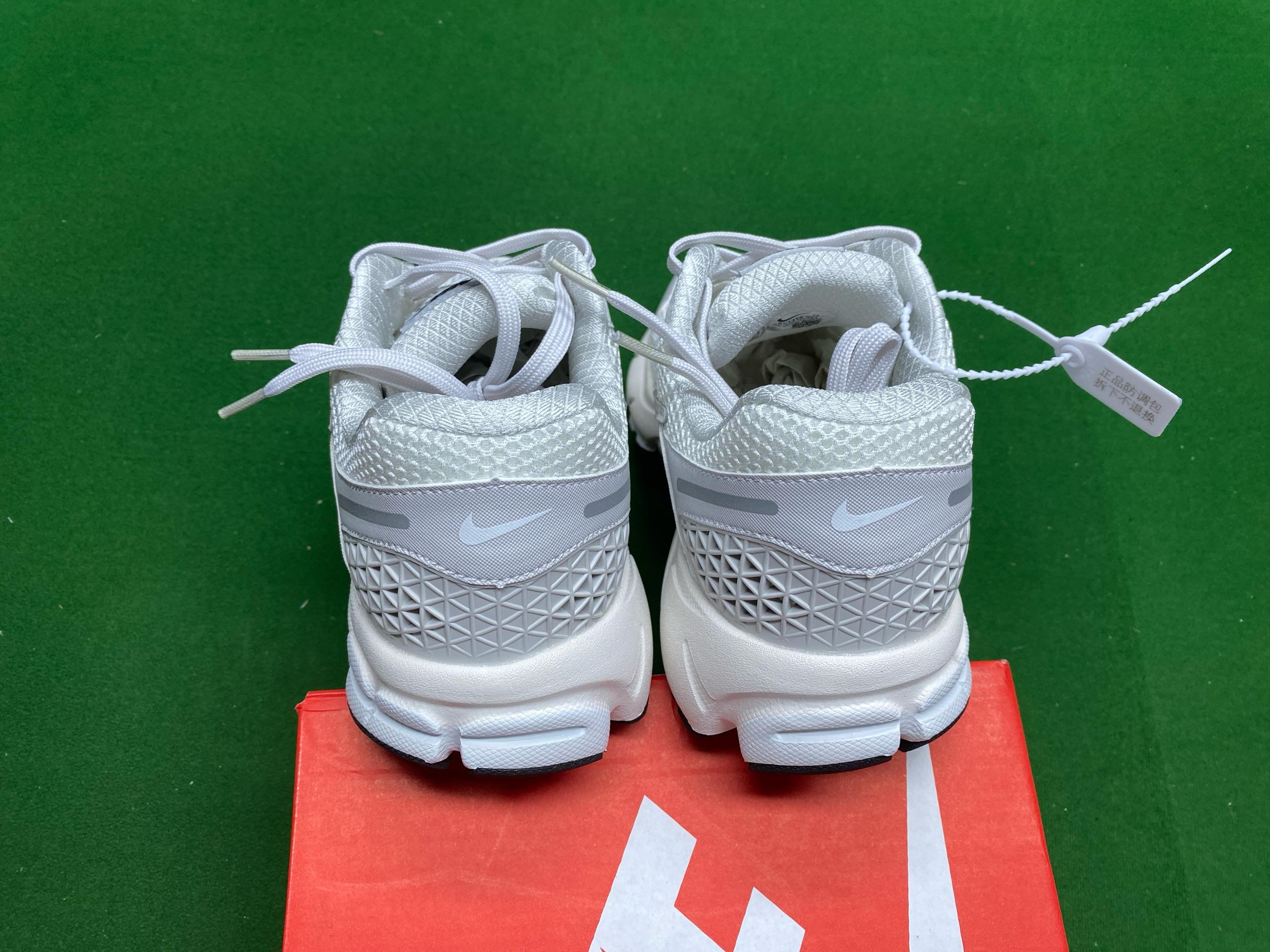 Foto QC 2 de Nike Zoom Vomero 5 Metallic Silver Blue Tint HF1877-100