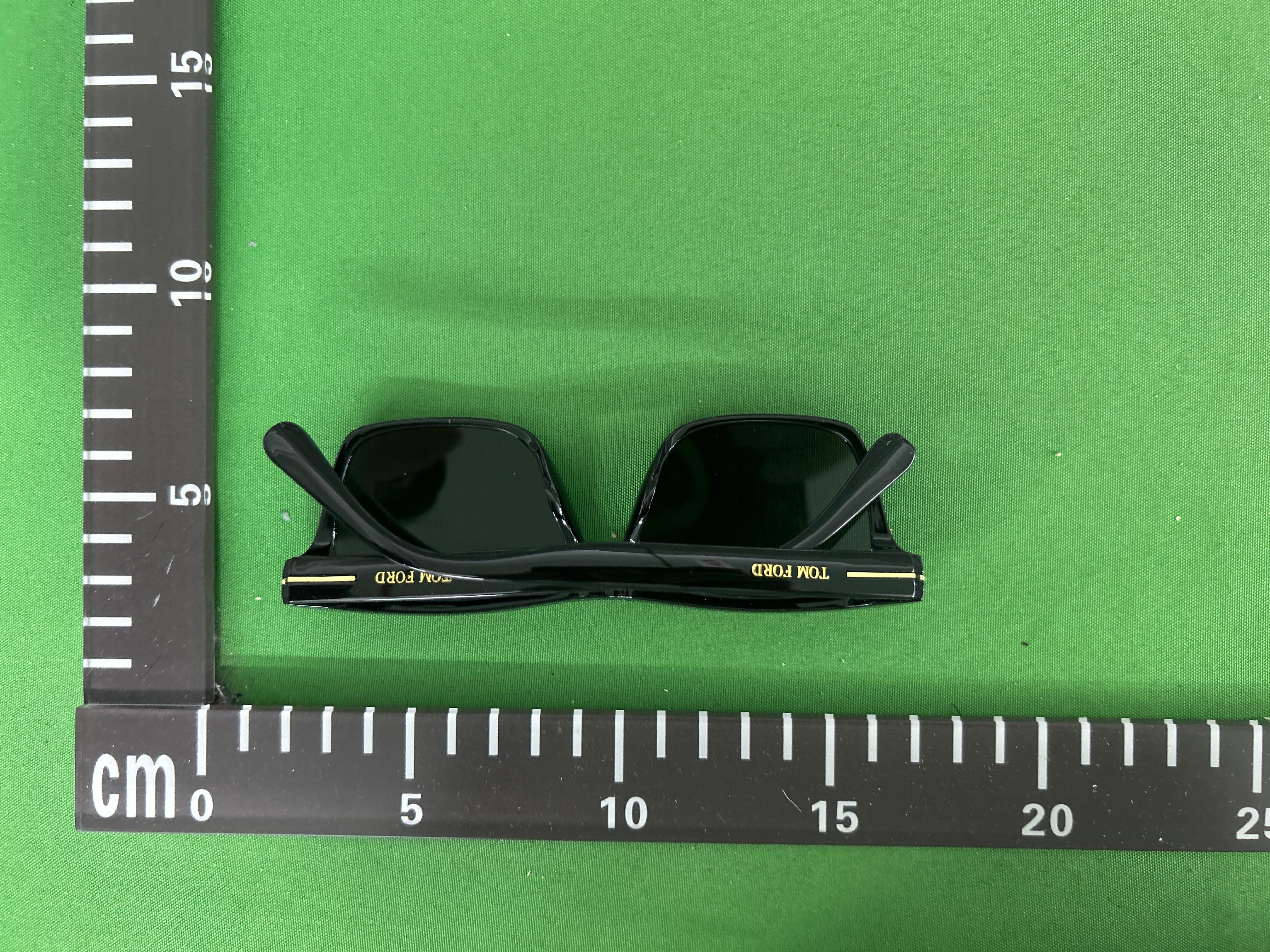 Foto QC 8 de Other Square-Frame Acetate Sunglasses Black Yellow (0775)