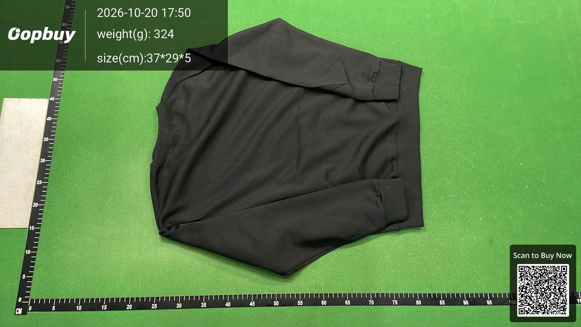 Foto QC 7 de Ami Paris Heart Logo Crewneck Sweater Black