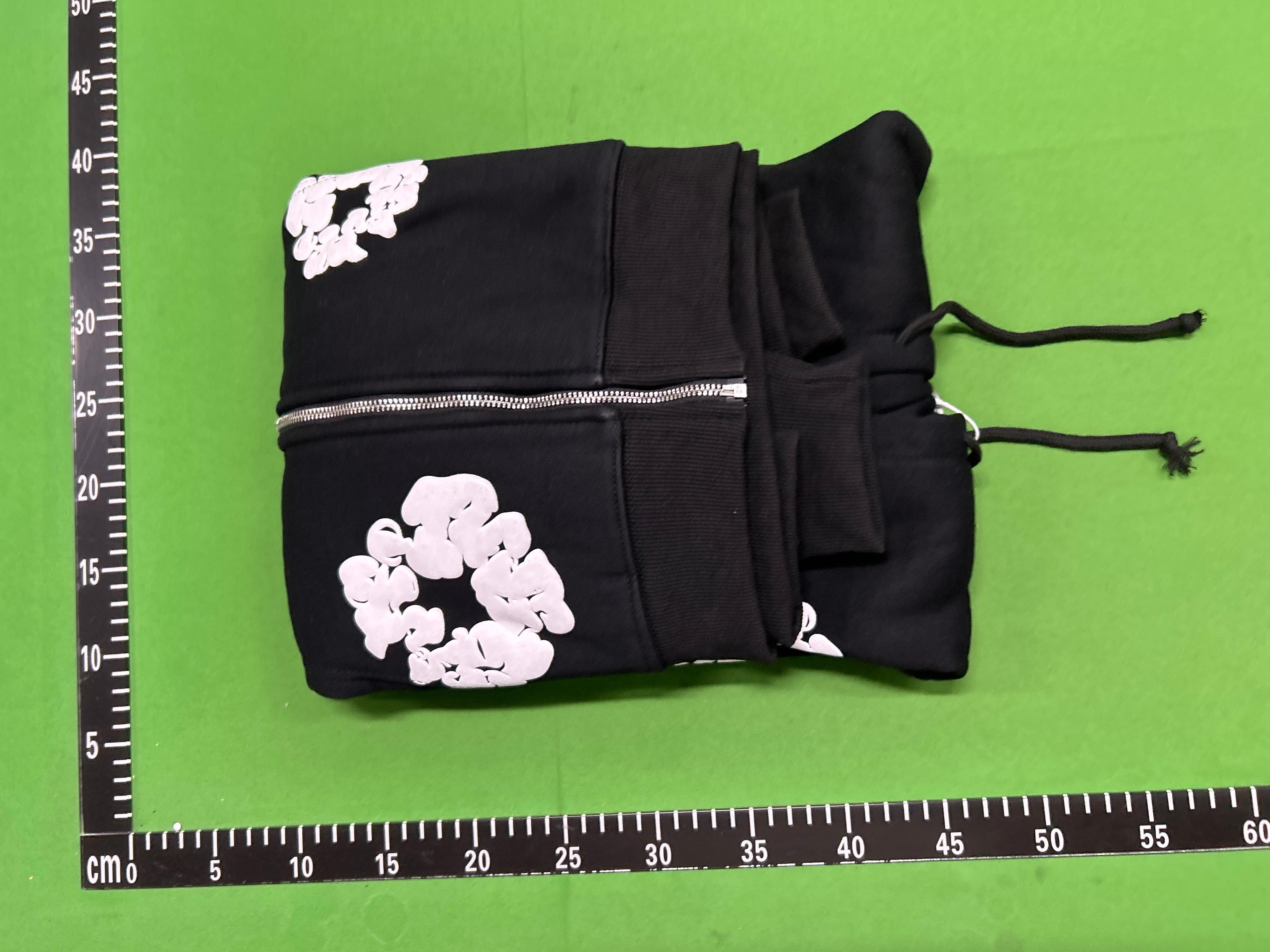 Foto QC 4 de Denim Tears Cotton Wreath Puff Print Hoodie Black