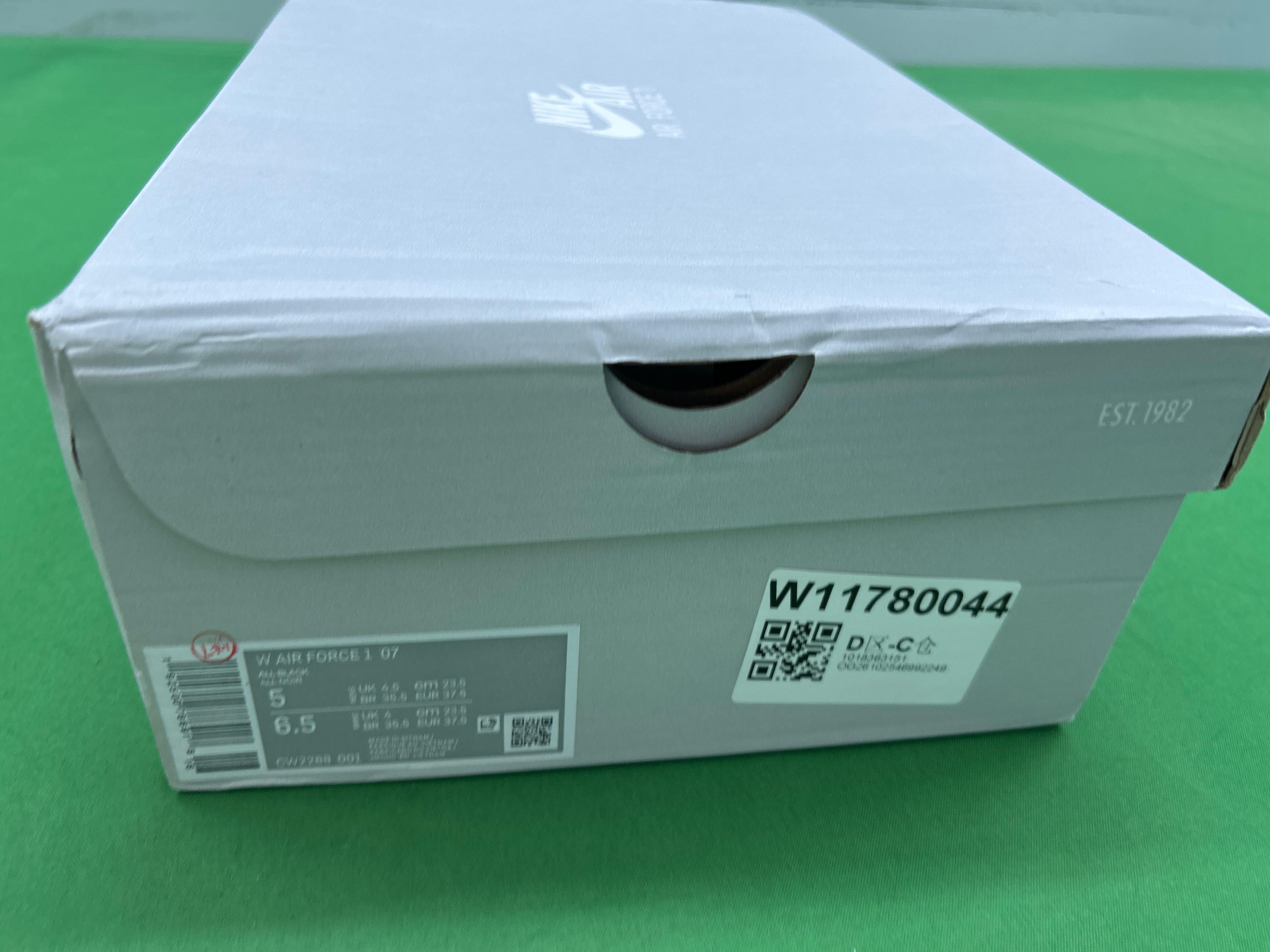Foto QC 1 de Nike Air Force 1 Low SP Tiffany & Co. 1837 DZ1382-001