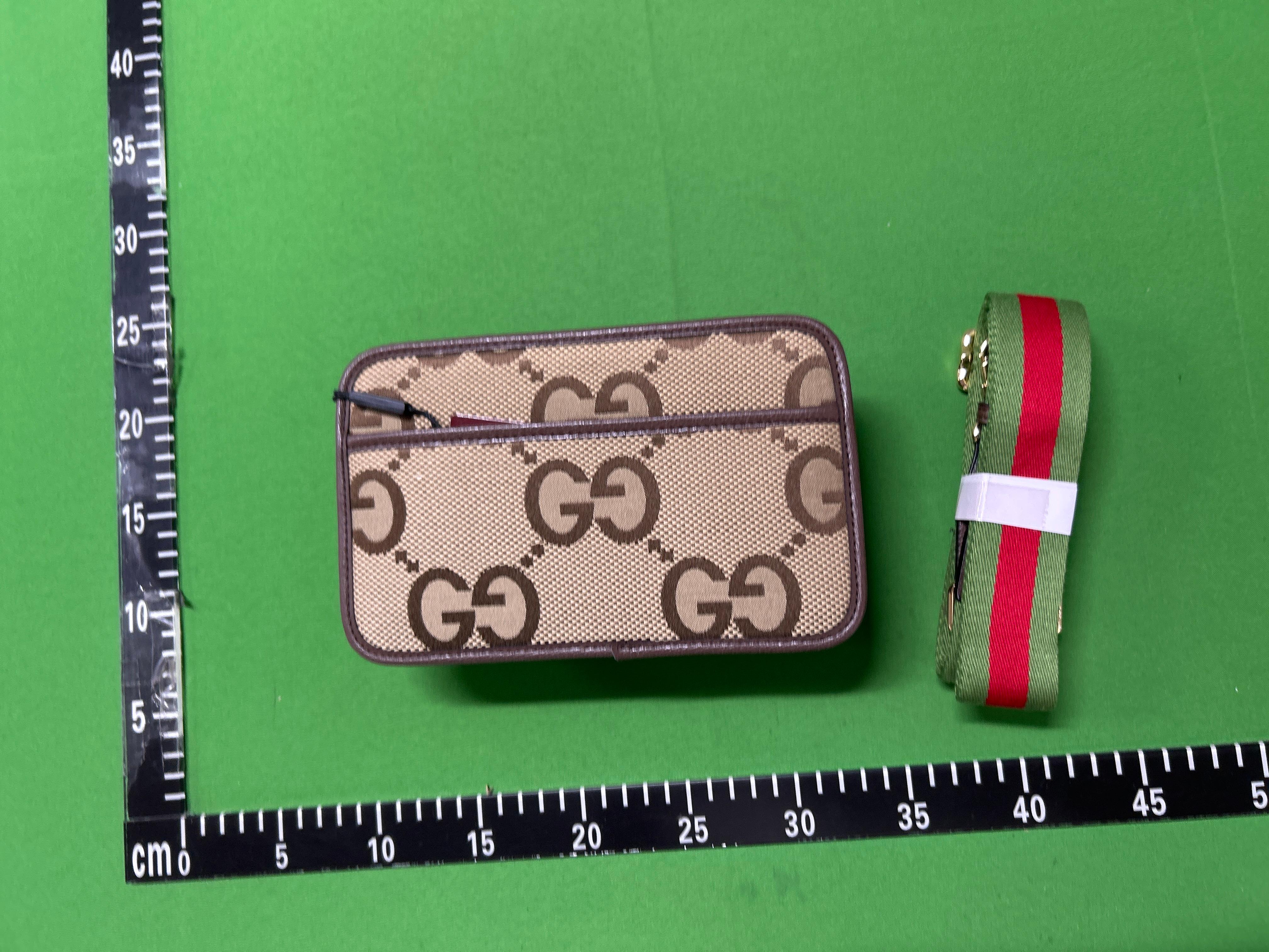 Foto QC 3 de Gucci Ophidia Mini GG Supreme Canvas Camera Bag