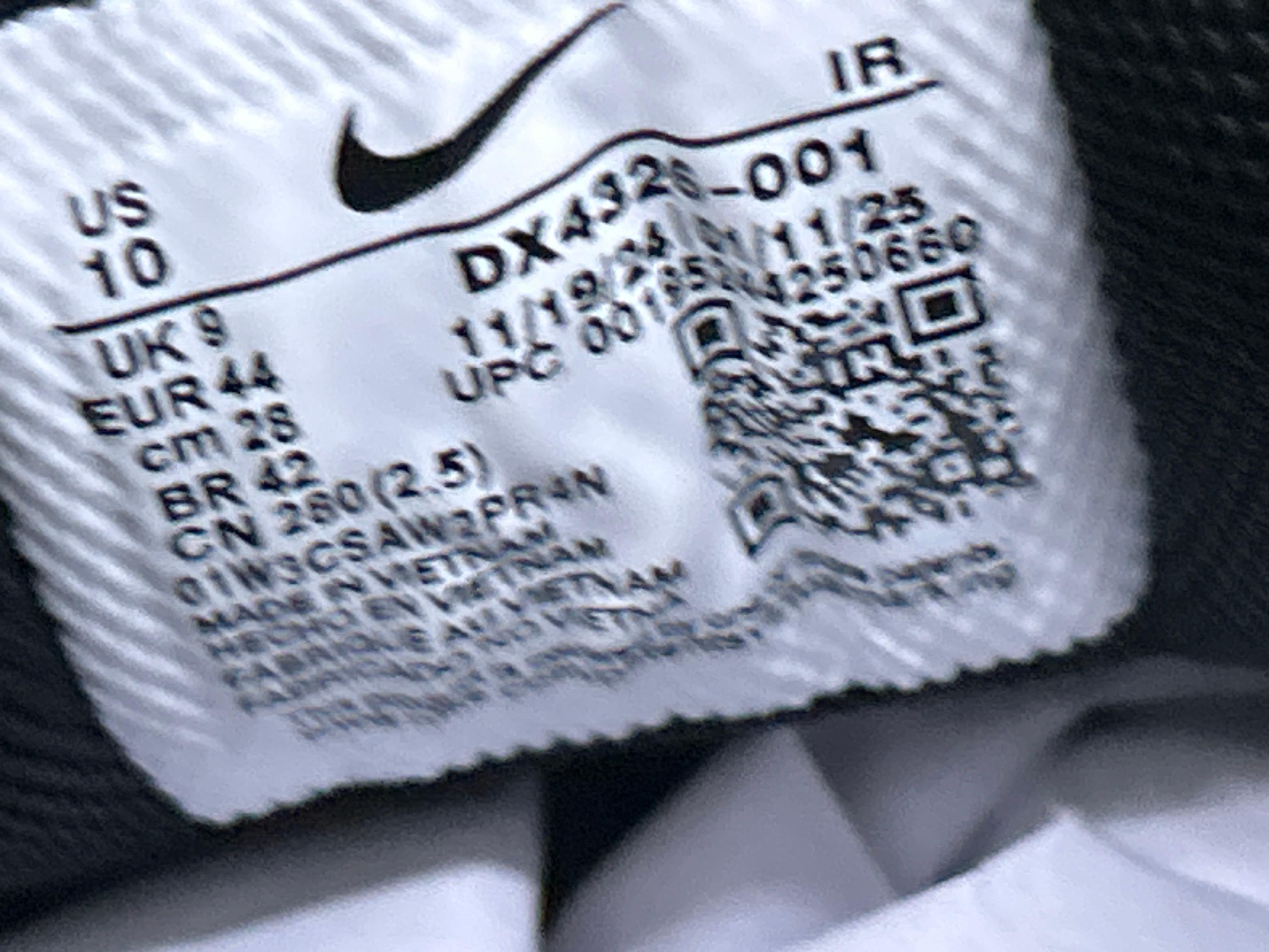 Foto QC 4 de Nike Air Max Plus TN Retro Low Triple Black 604133-050