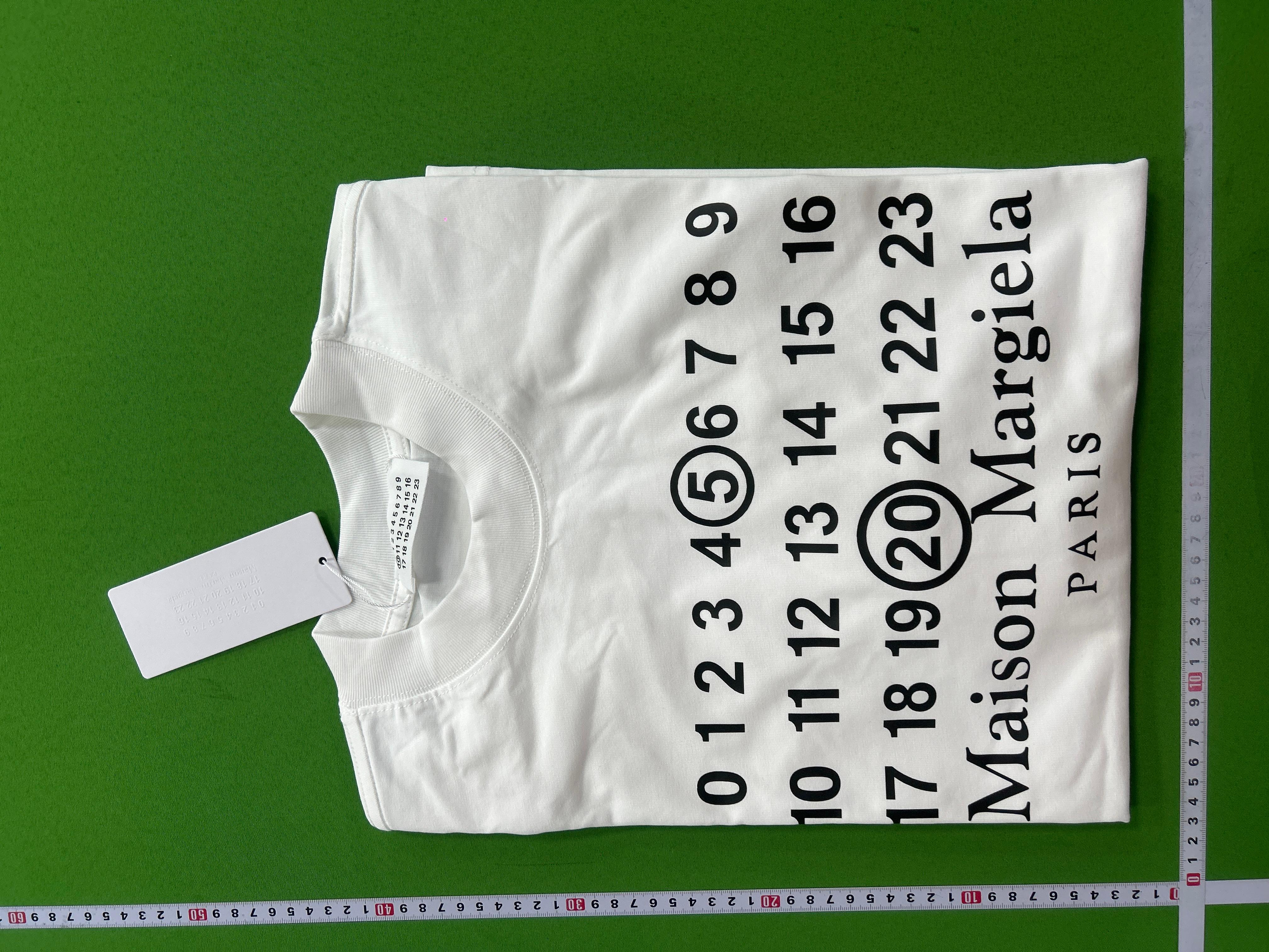 Foto QC 1 de Maison Margiela Numeric Logo Long Sleeve T-shirt White