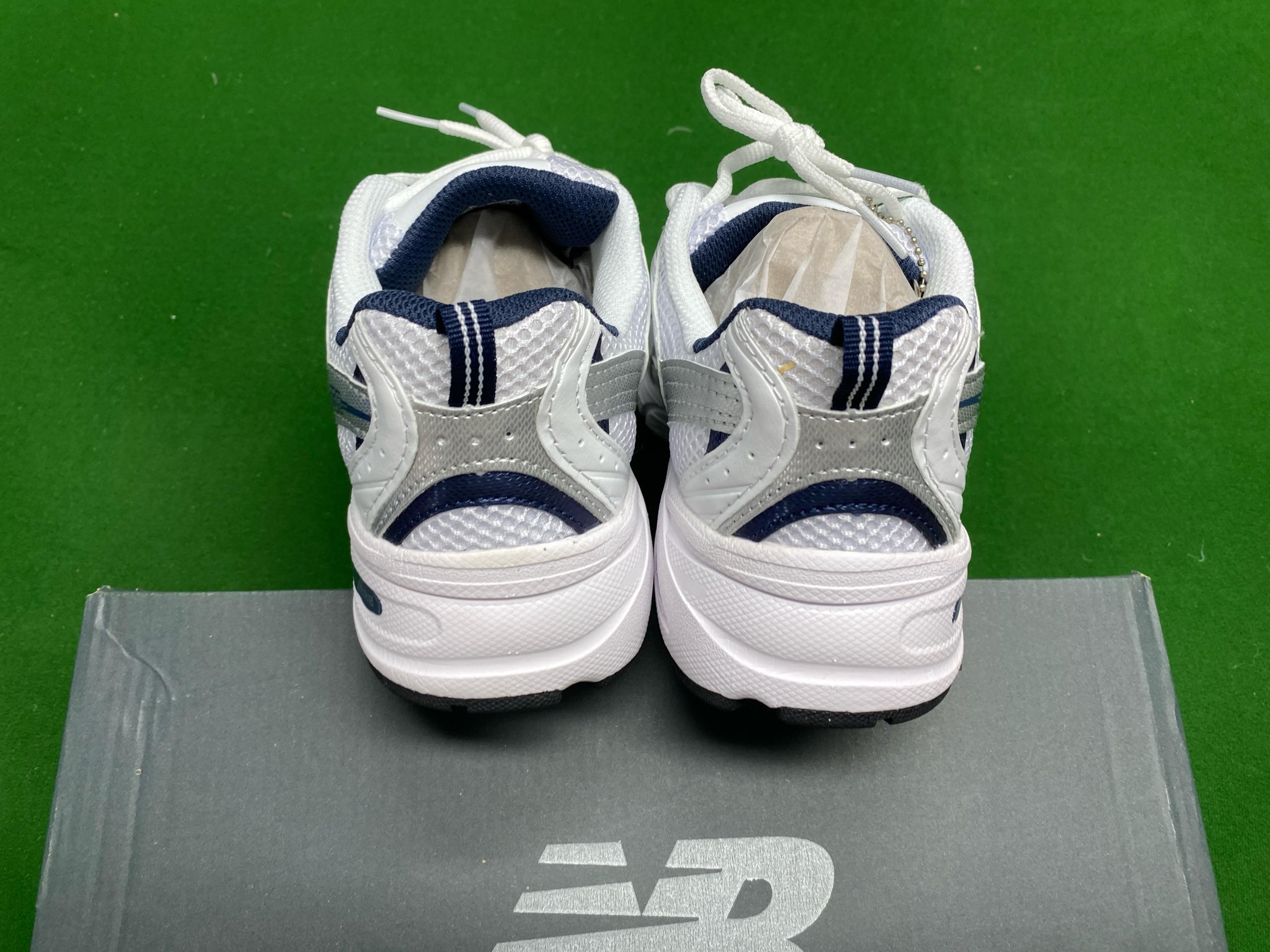 Foto QC 4 de New Balance 530 Retro White Silver Navy MR530SG