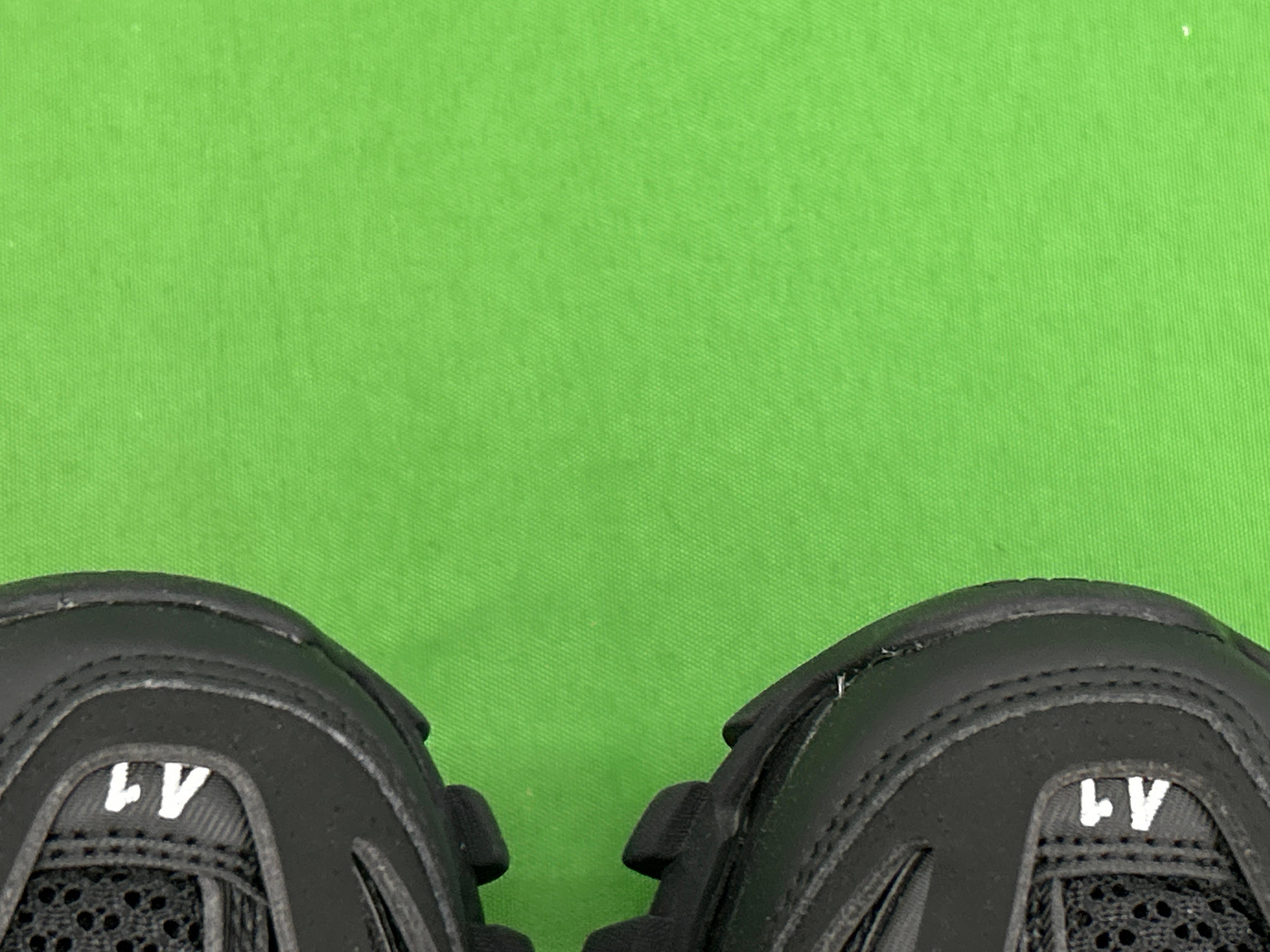 Foto QC 4 de Balenciaga Track Sneaker Black 542023 W1GB1 1000