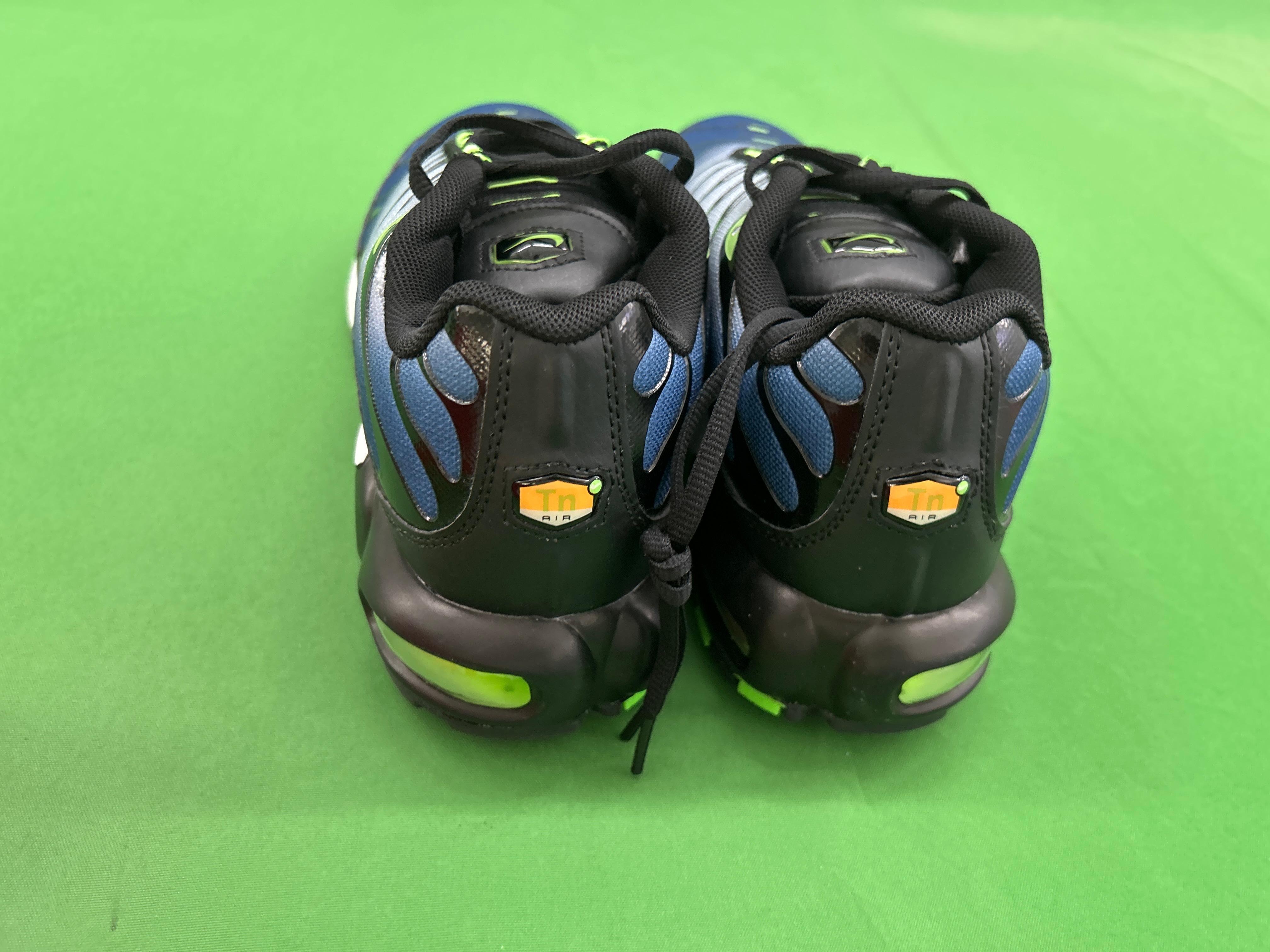 Foto QC 2 de Nike Air Max Plus TN Retro Low Triple Black 604133-050