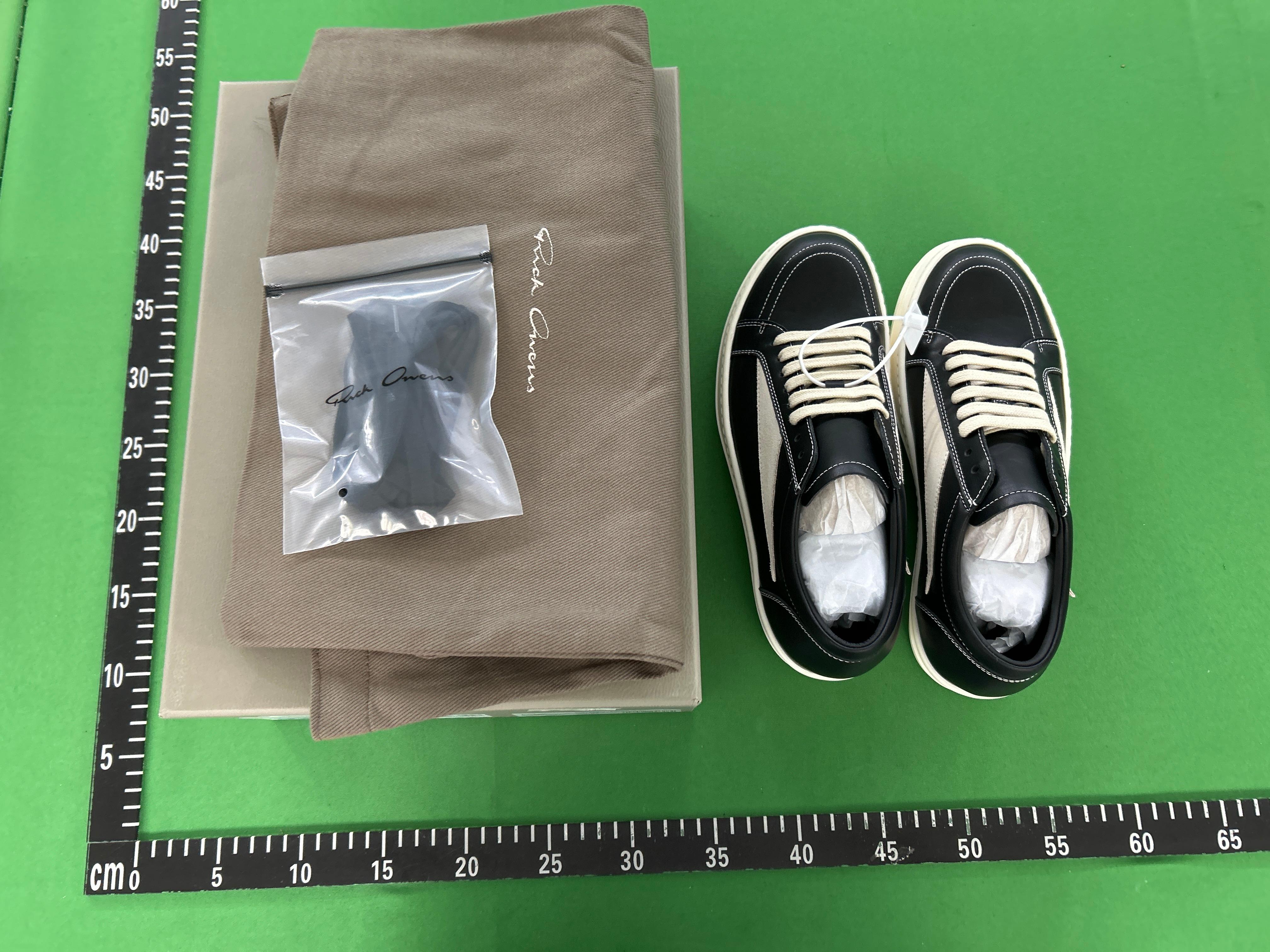 Foto QC 2 de Rick Owens Jumbo Lace Low Sneaks Suede Dinge Milk RP01E7883 LVSW2