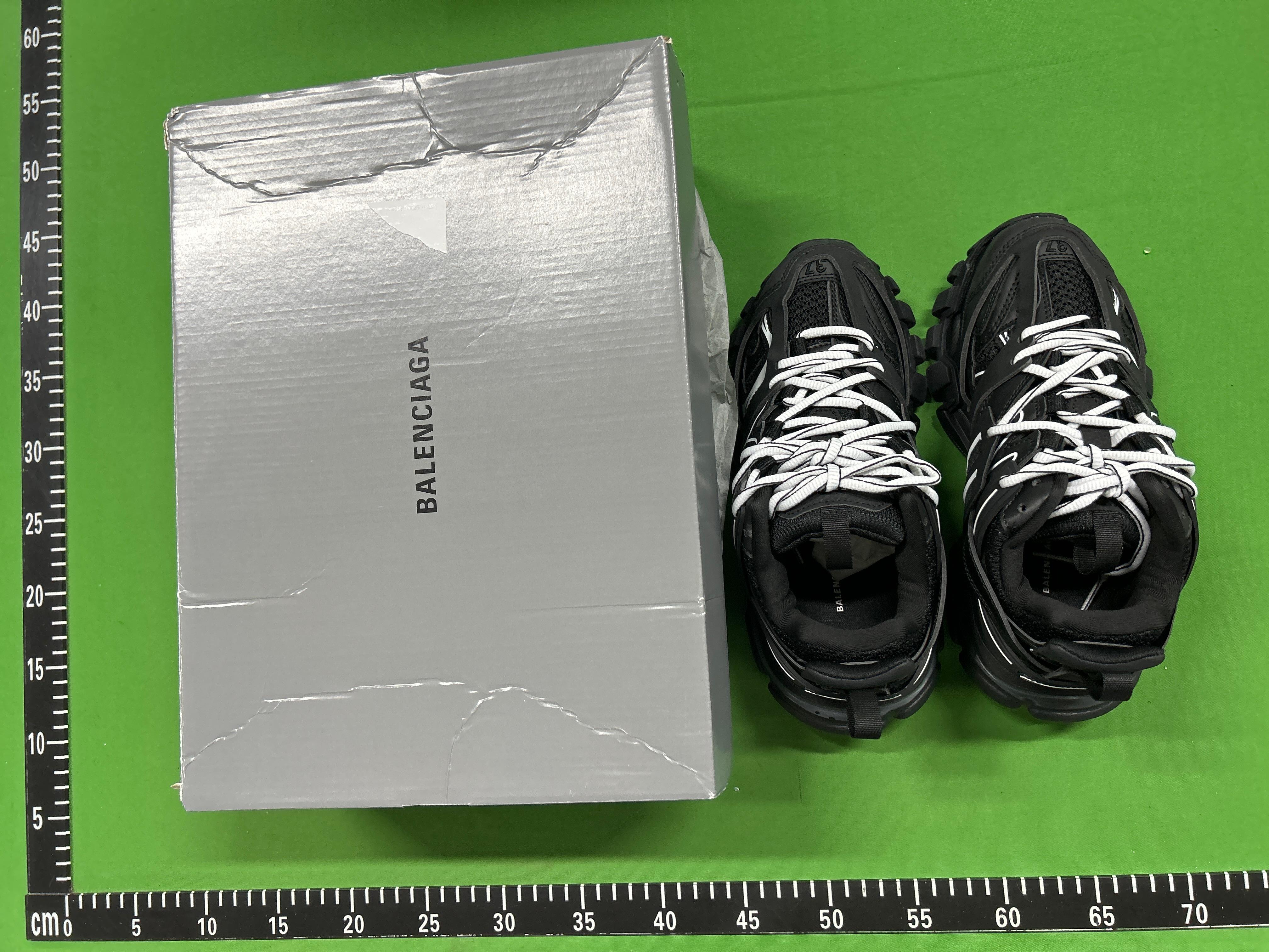 Foto QC 2 de Balenciaga Track Sneakers Bicolor Beige 542023 W3FE4 9697