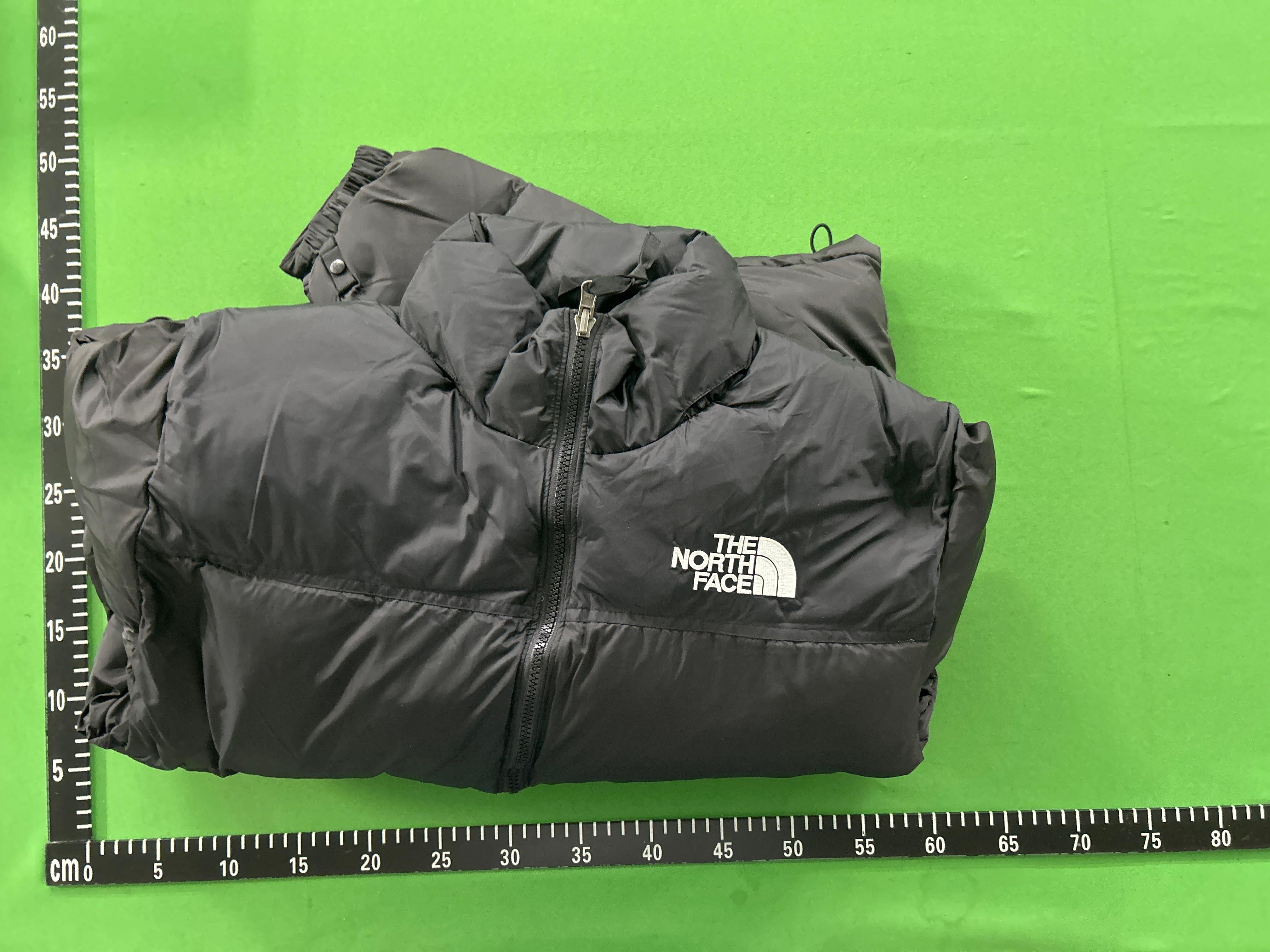 Foto QC 1 de The North Face YCC Down Jacket Packable Hooded Goose Down Black
