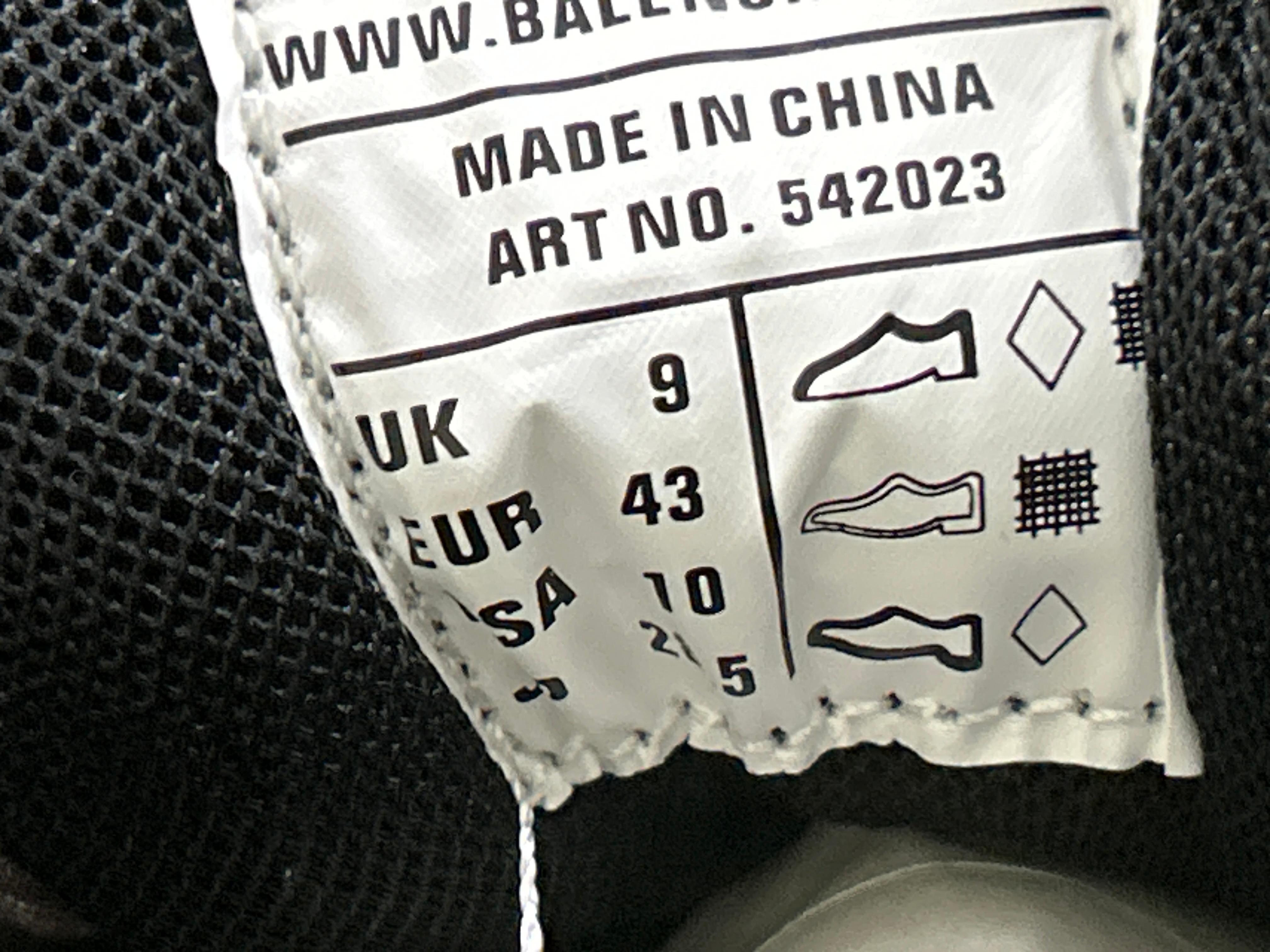 Foto QC 8 de Balenciaga Track LED Black White 542436 W1GB1 2045