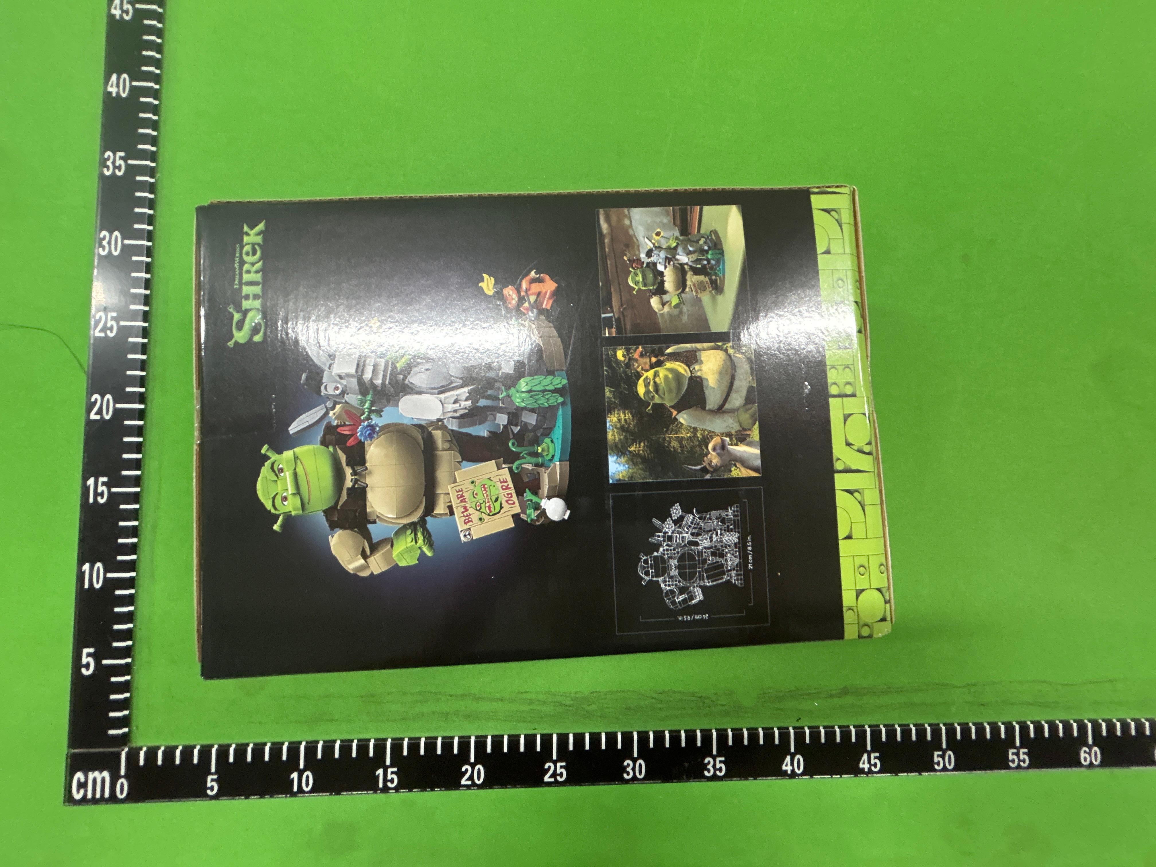 Foto QC 1 de LEGO Shrek Shrek, Donkey & Puss in Boots 72423 Building Set