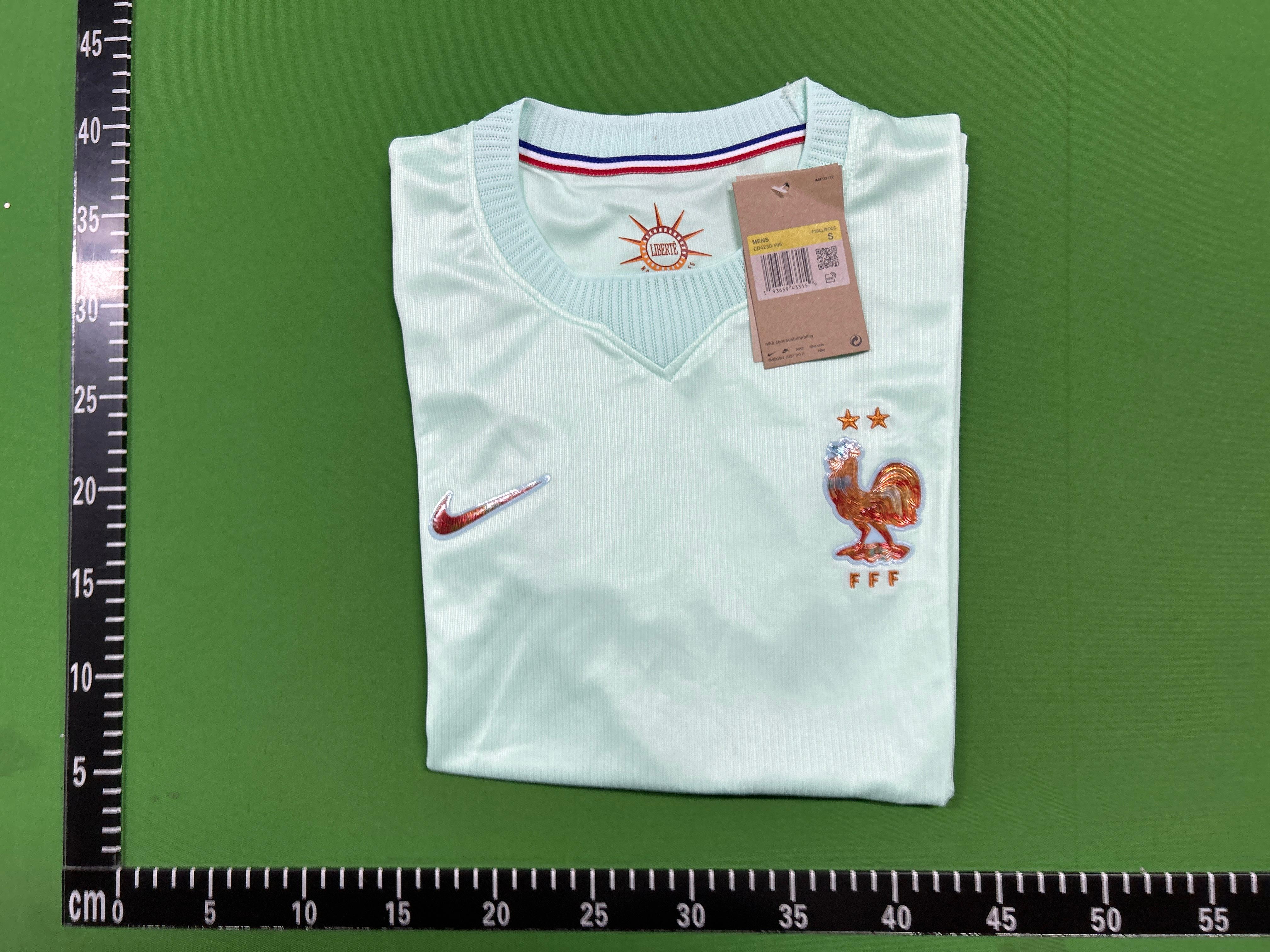Foto QC 1 de adidas x Real Madrid 2026/27 Away Jersey Aurora Ivy
