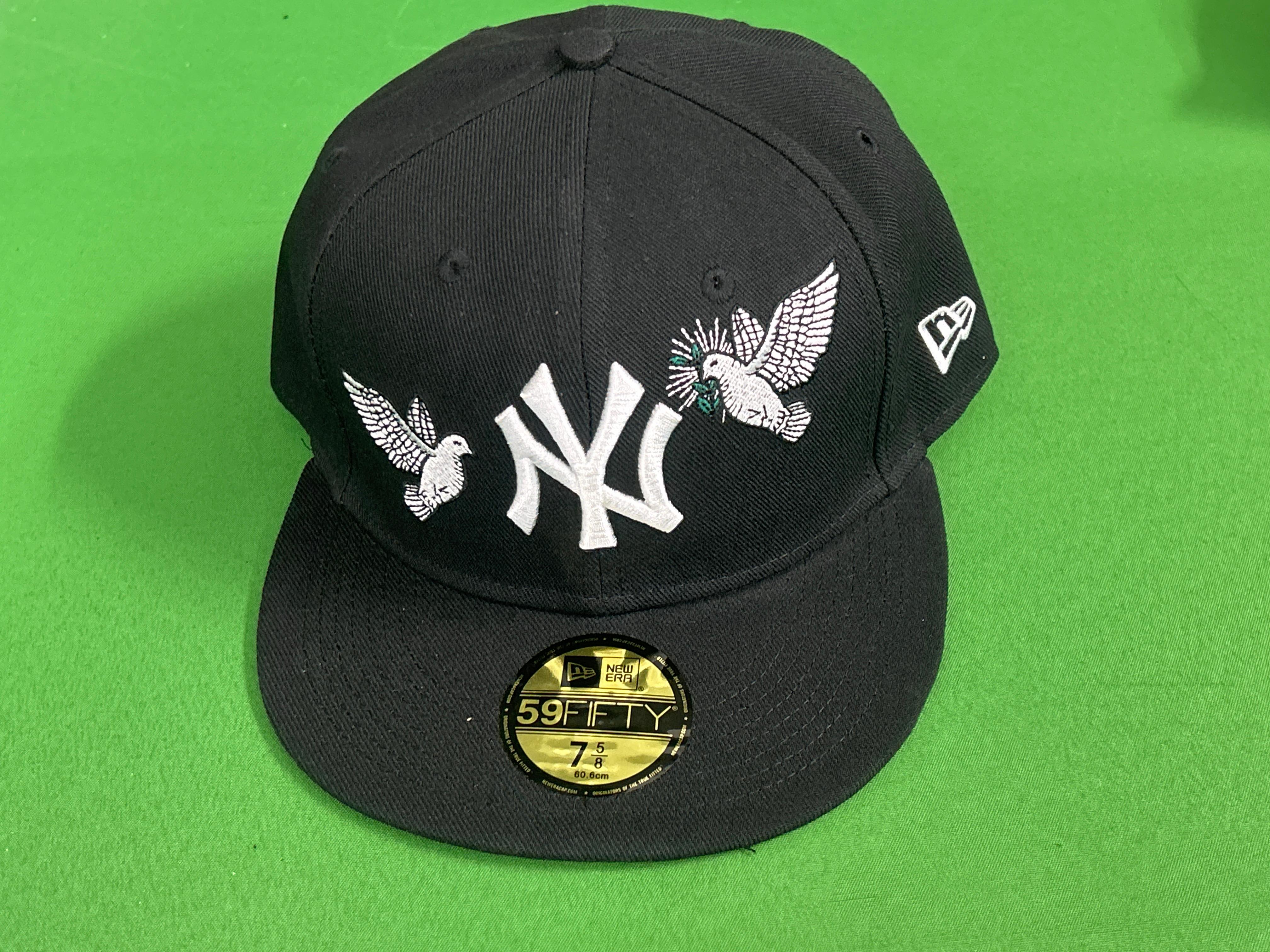 Foto QC 3 de Supreme New York Yankees New Era Multi Logo Cap Black