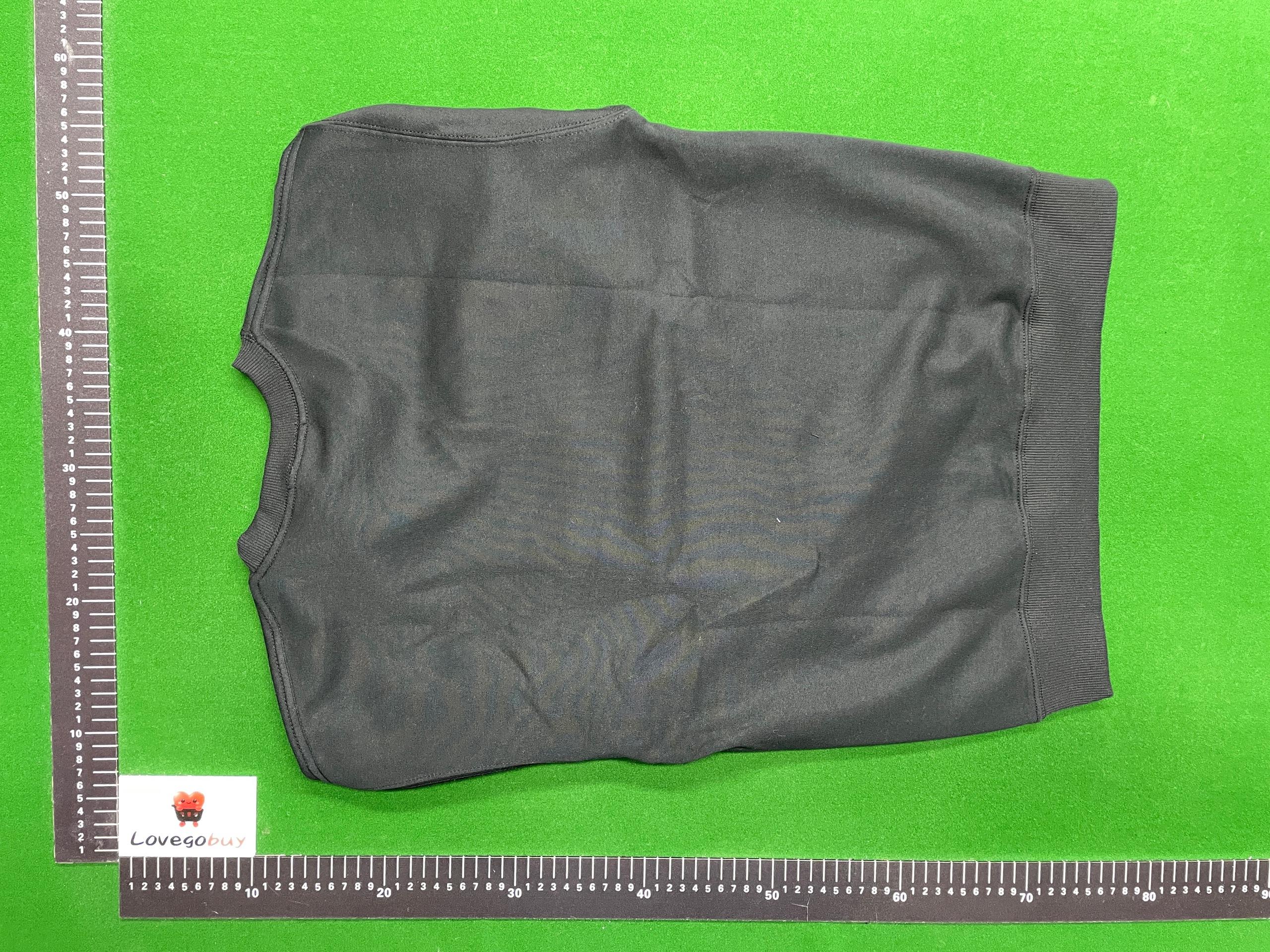 Foto QC 8 de Prada Triangle Logo Crewneck Sweater Black