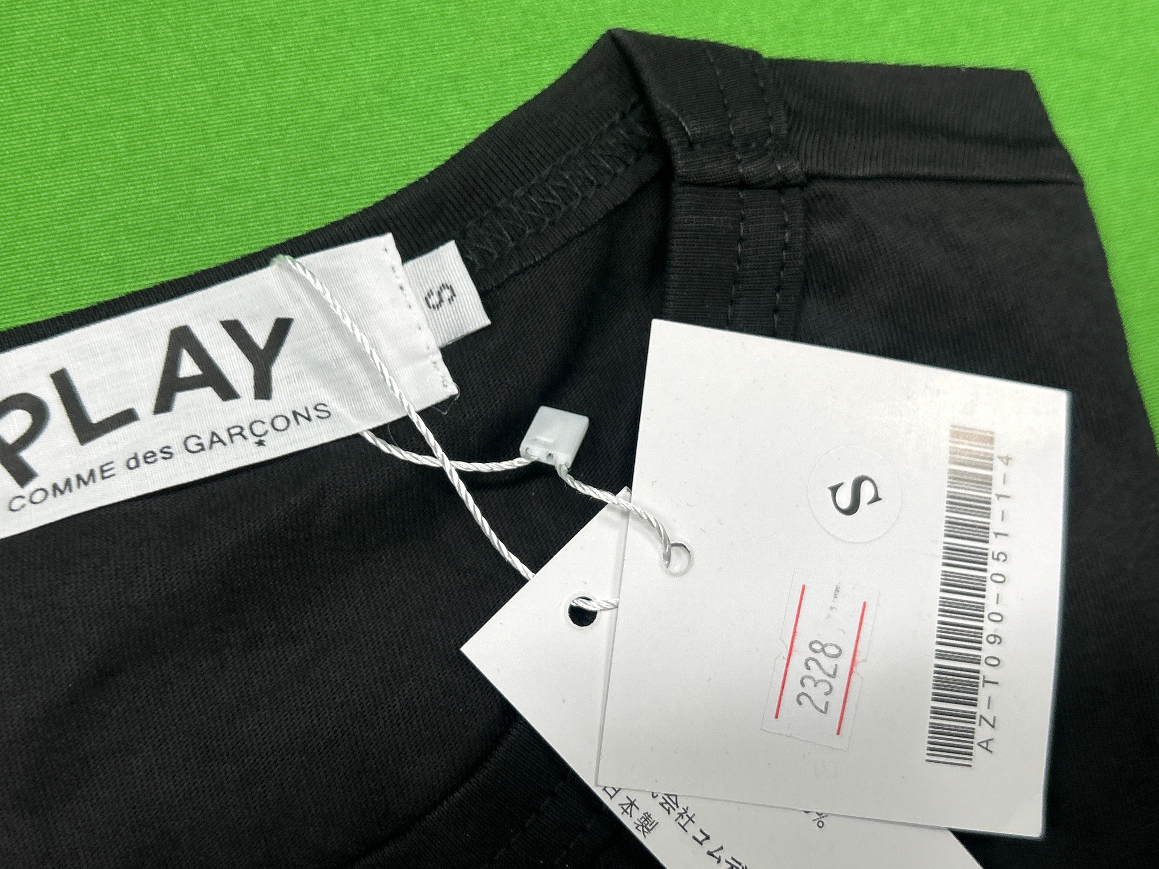 Foto QC 2 de Comme des Garçons PLAY T-shirt Heart Eyes Logo Black