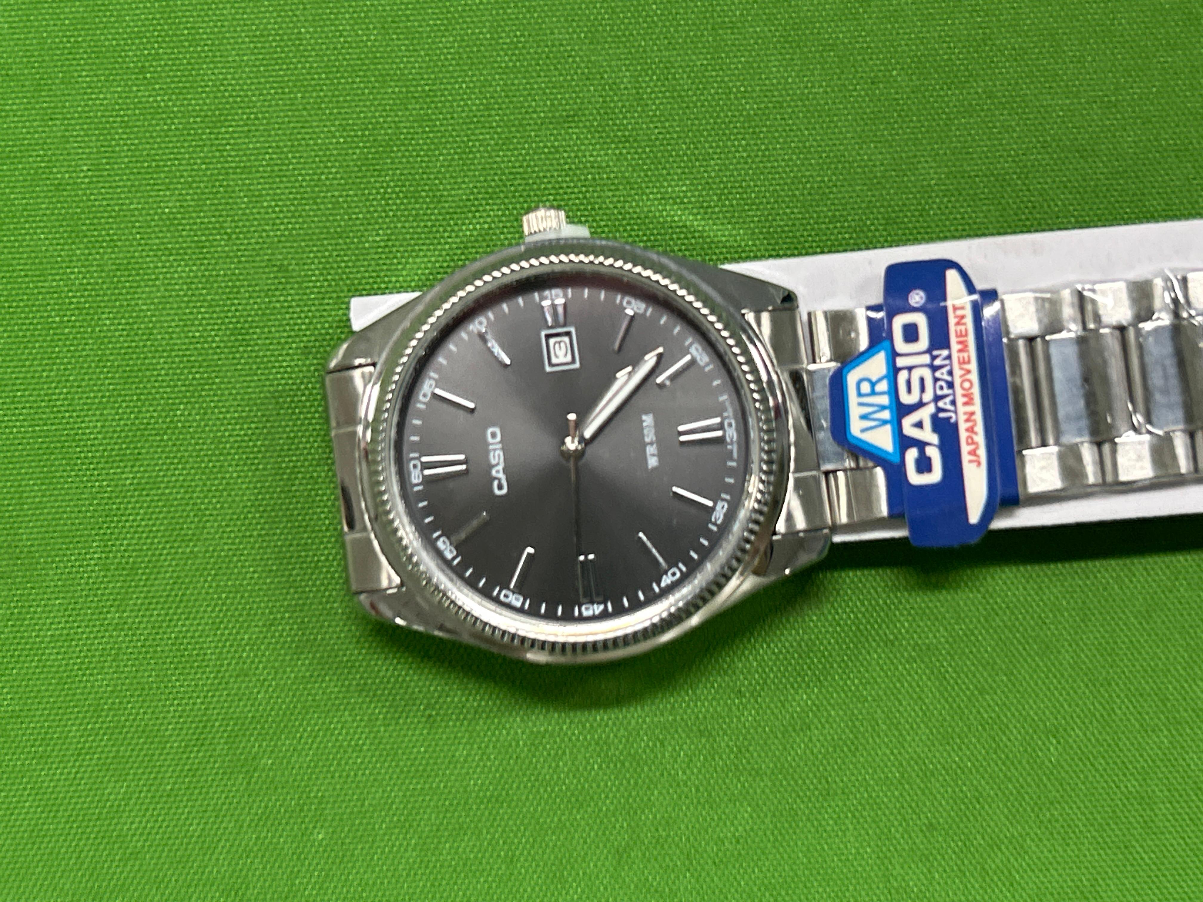 Foto QC 4 de Generic Watch 1302