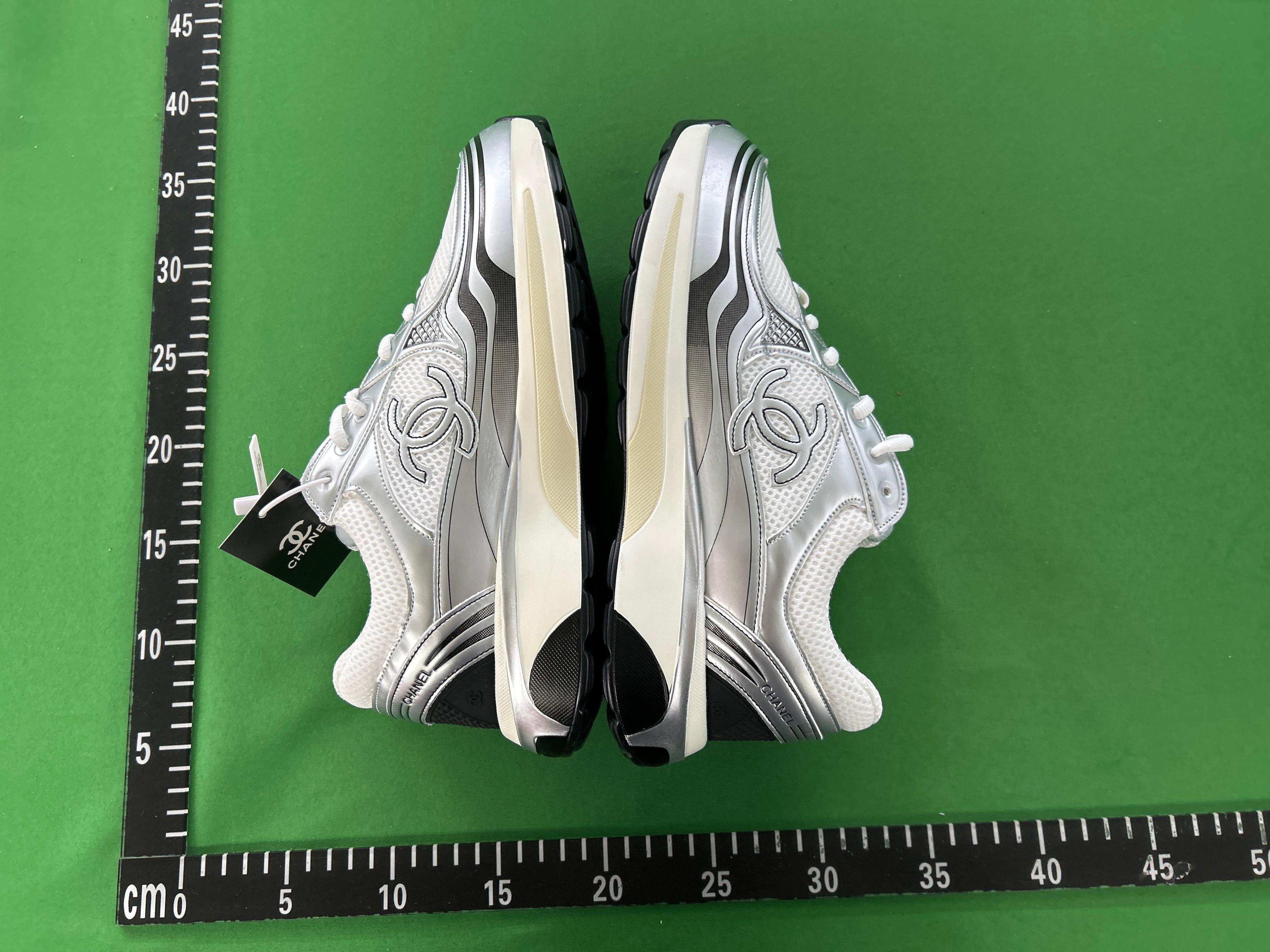 Foto QC 4 de Chanel CC Sneakers Metallic Mesh Low Top Silver White