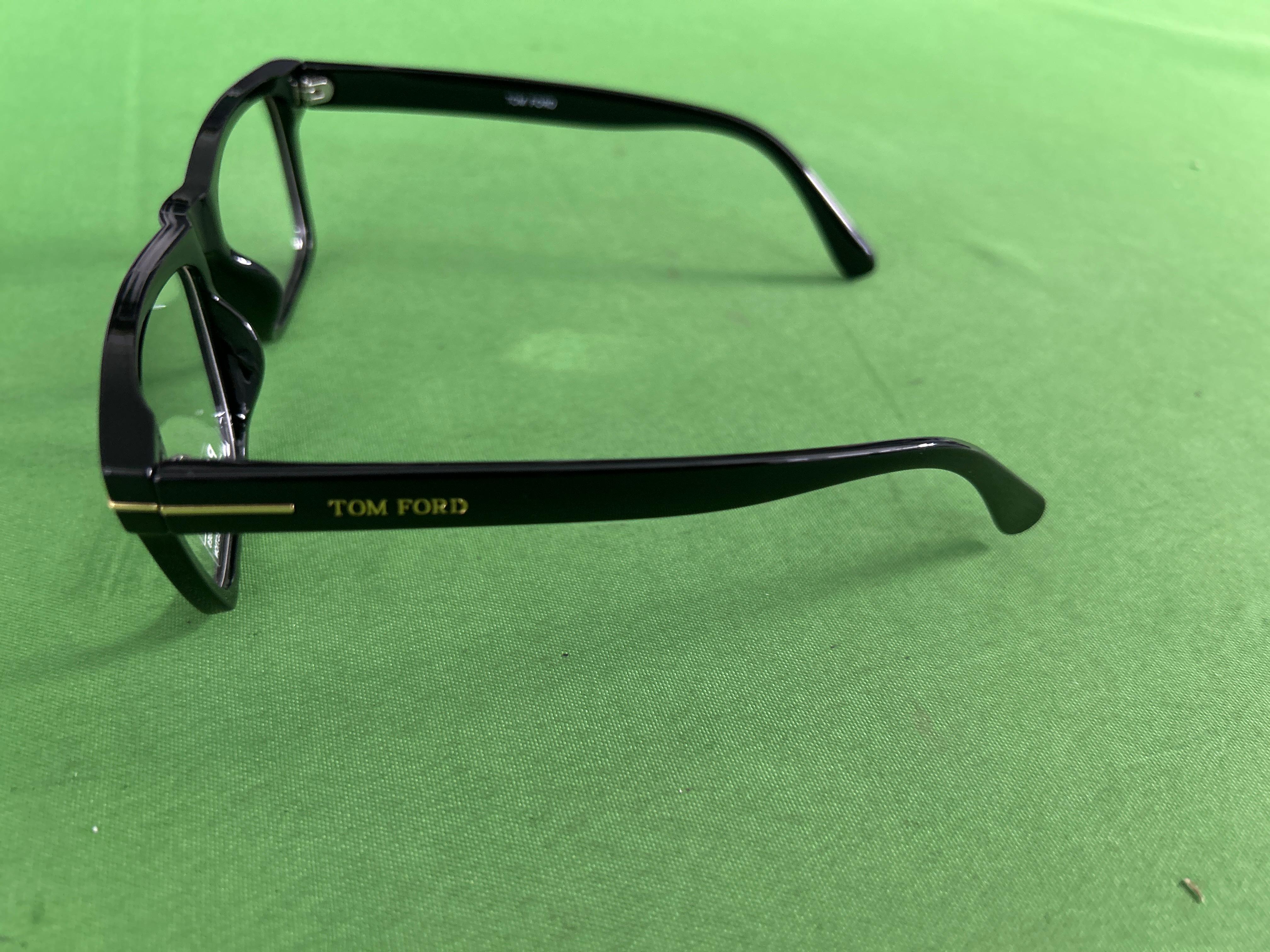 Foto QC 2 de Other Square-Frame Acetate Sunglasses Black Yellow (0775)