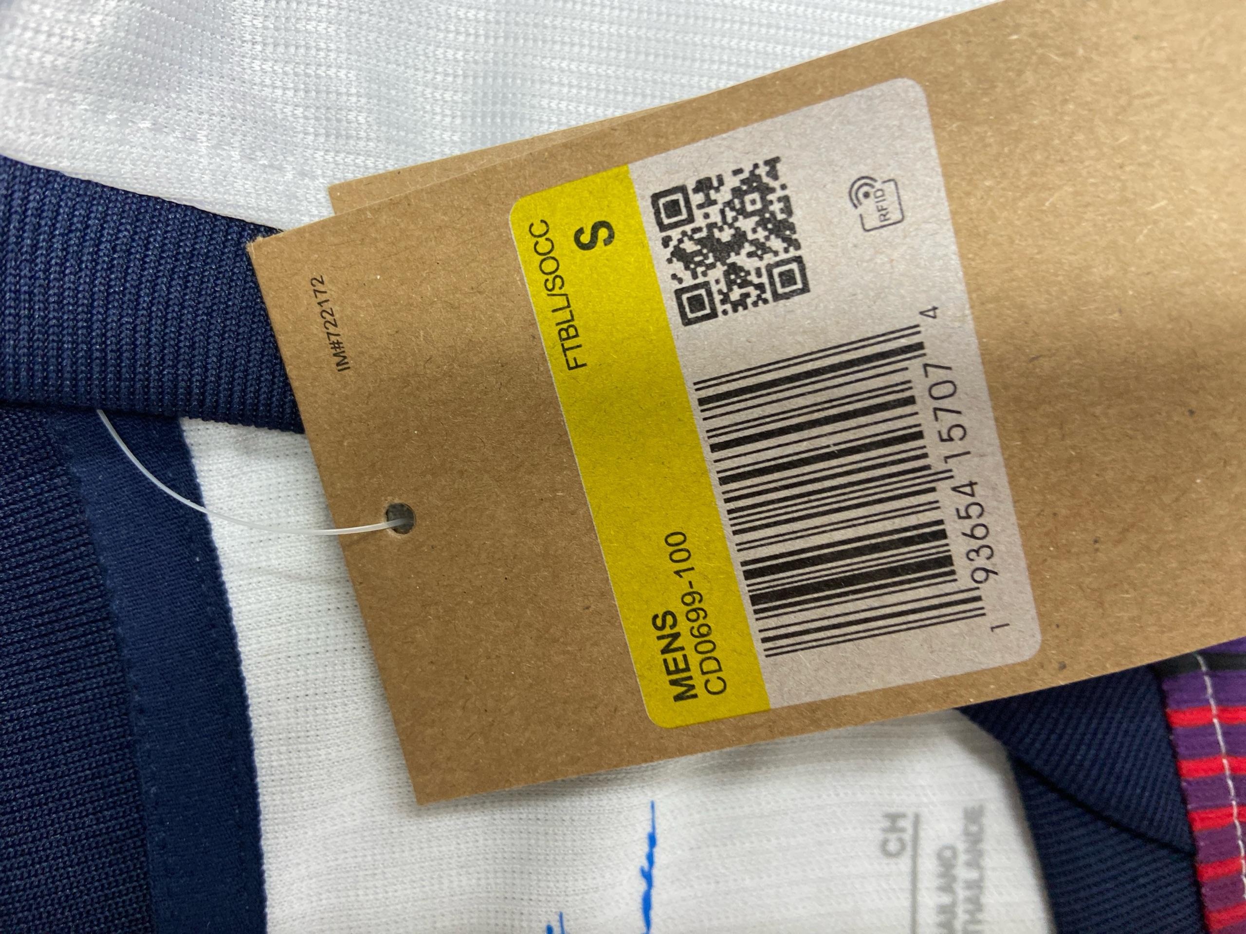 Foto QC 2 de adidas Boca Juniors 2026/27 Away Pinstripe Jersey White