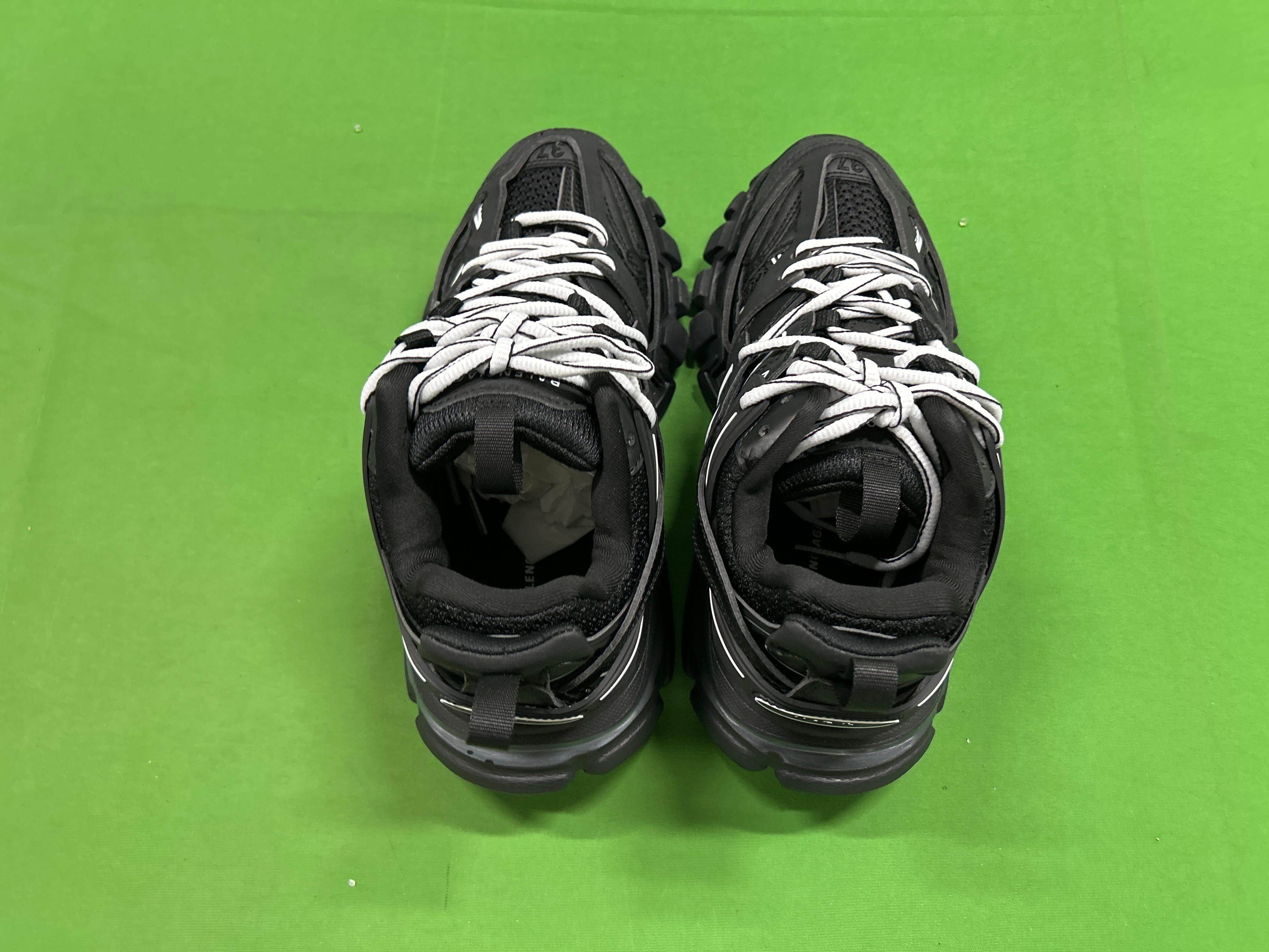 Foto QC 3 de Balenciaga Track Sneakers Bicolor Beige 542023 W3FE4 9697