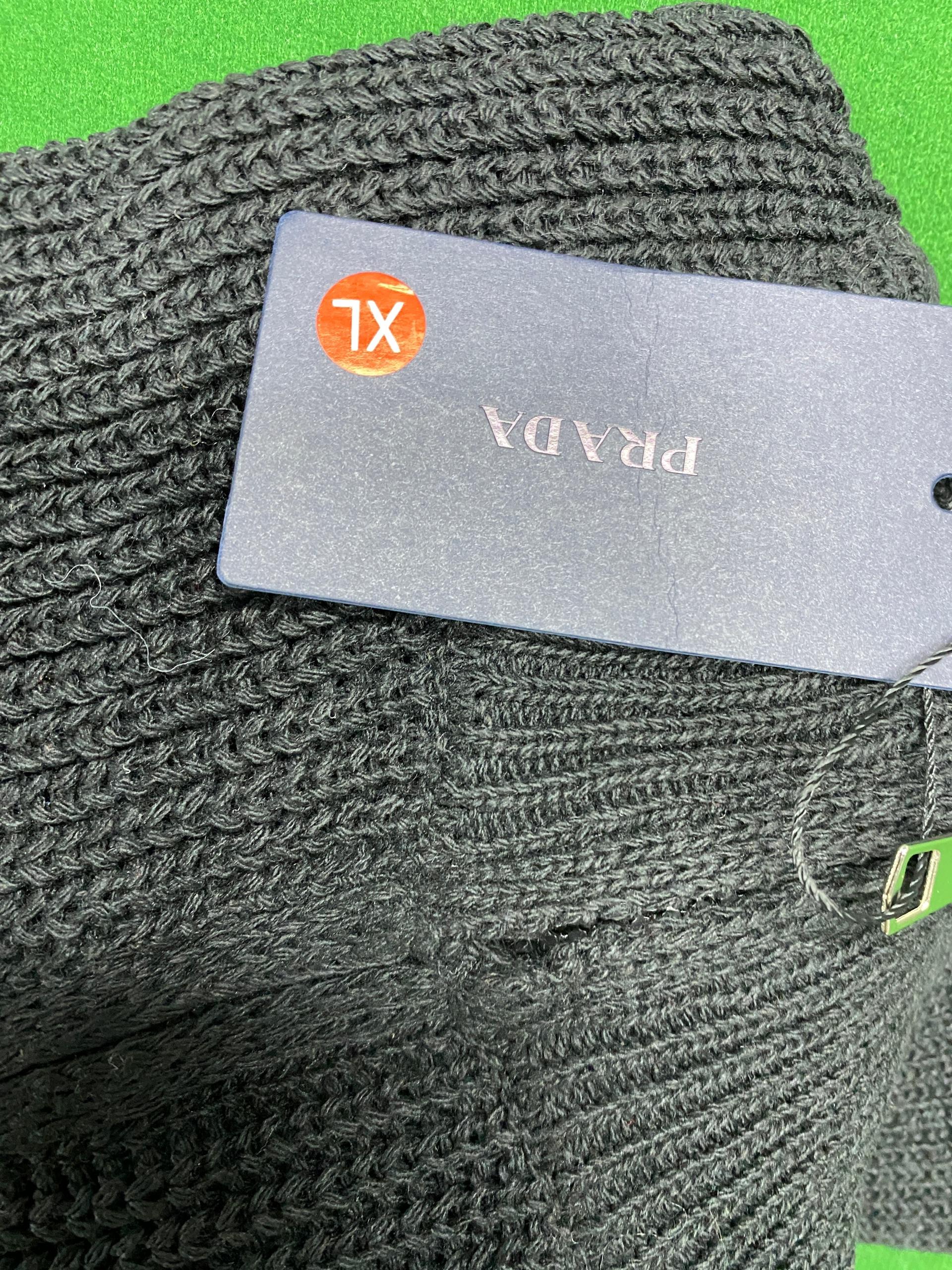 Foto QC 3 de Prada Metal Logo Zip Sweater Black