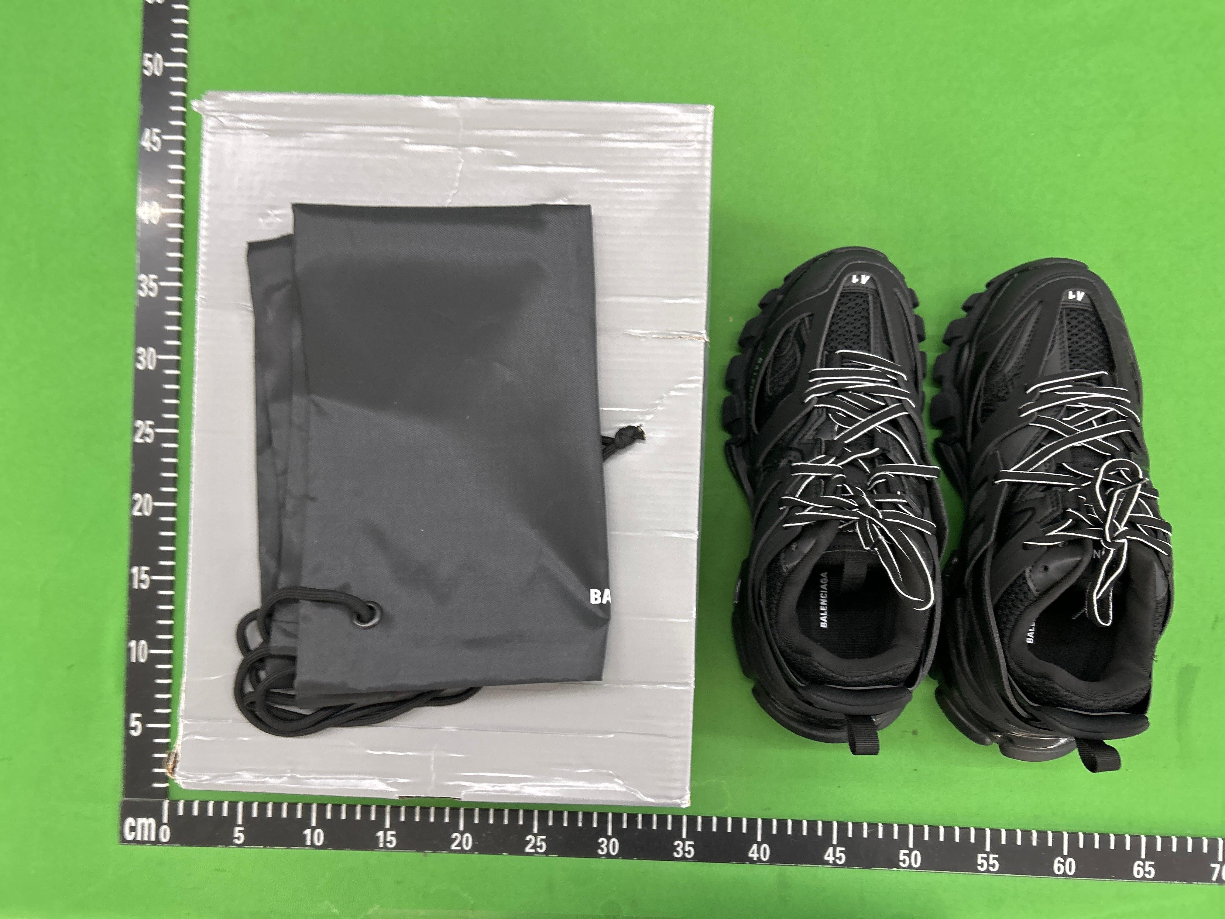 Foto QC 3 de Balenciaga Track Sneaker Black 542023 W1GB1 1000
