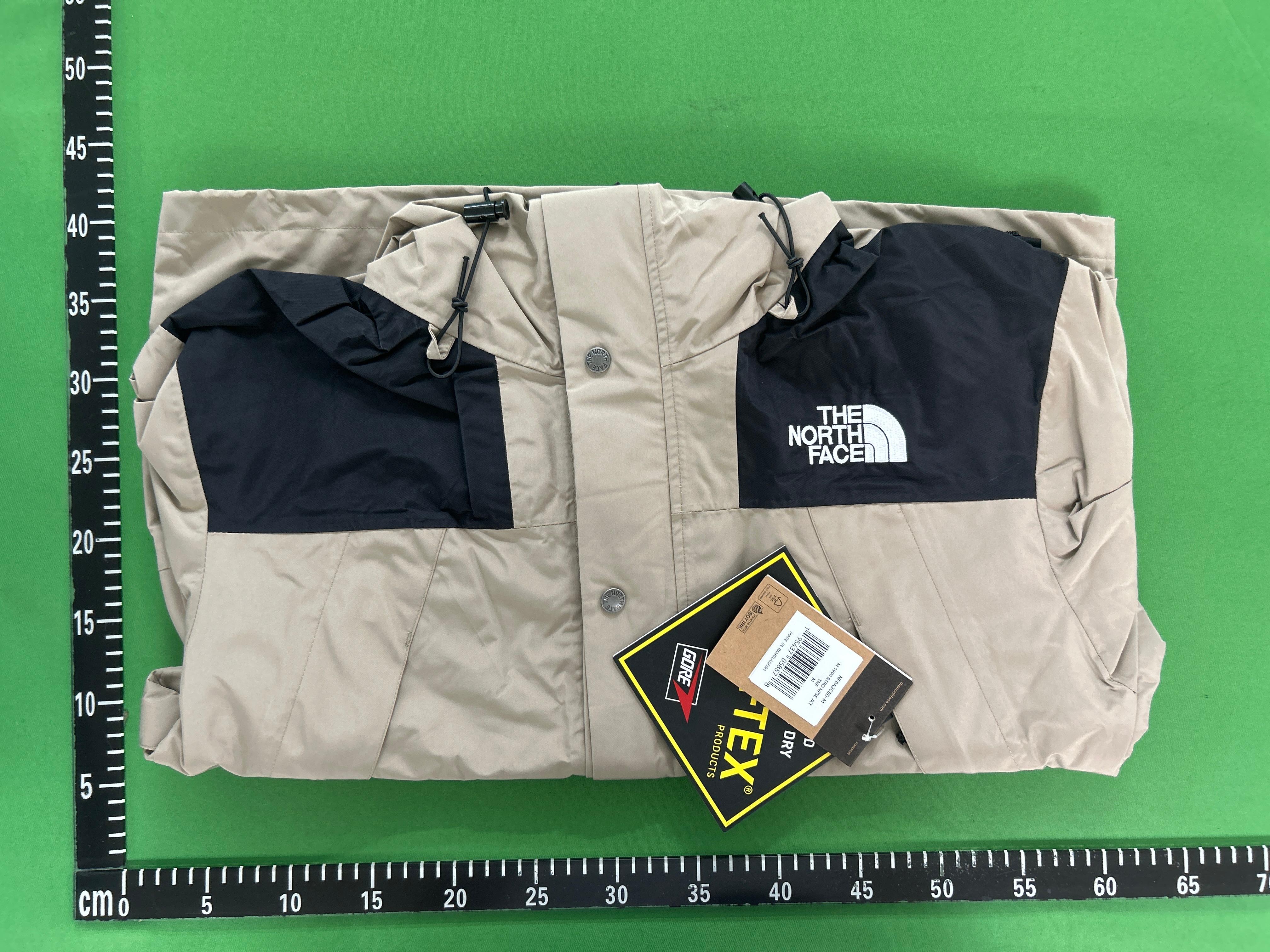 Foto QC 1 de The North Face 1990 Mountain Jacket Gore-Tex Purple