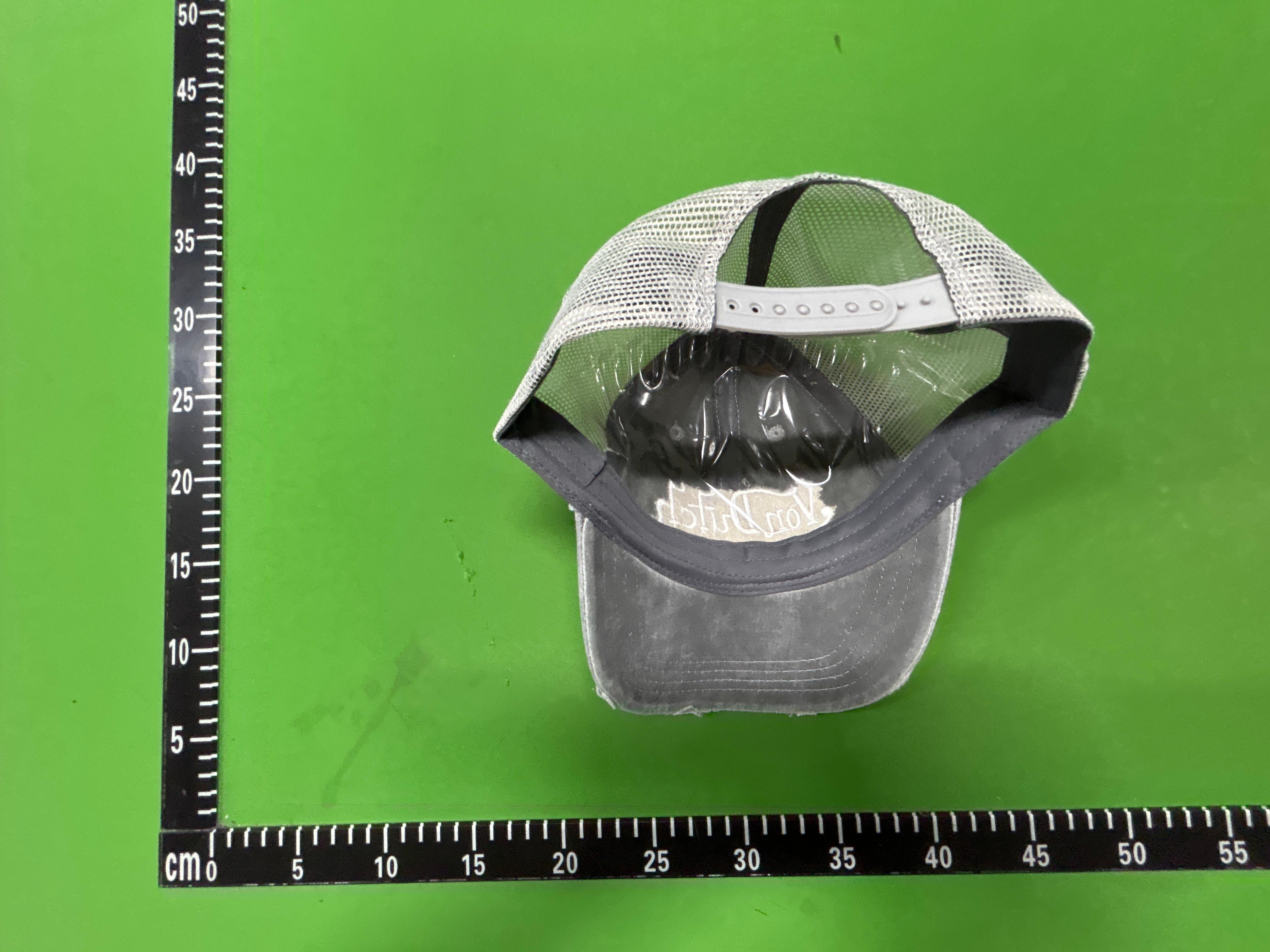 Foto QC 3 de Von Dutch Distressed Logo Trucker Cap Pink