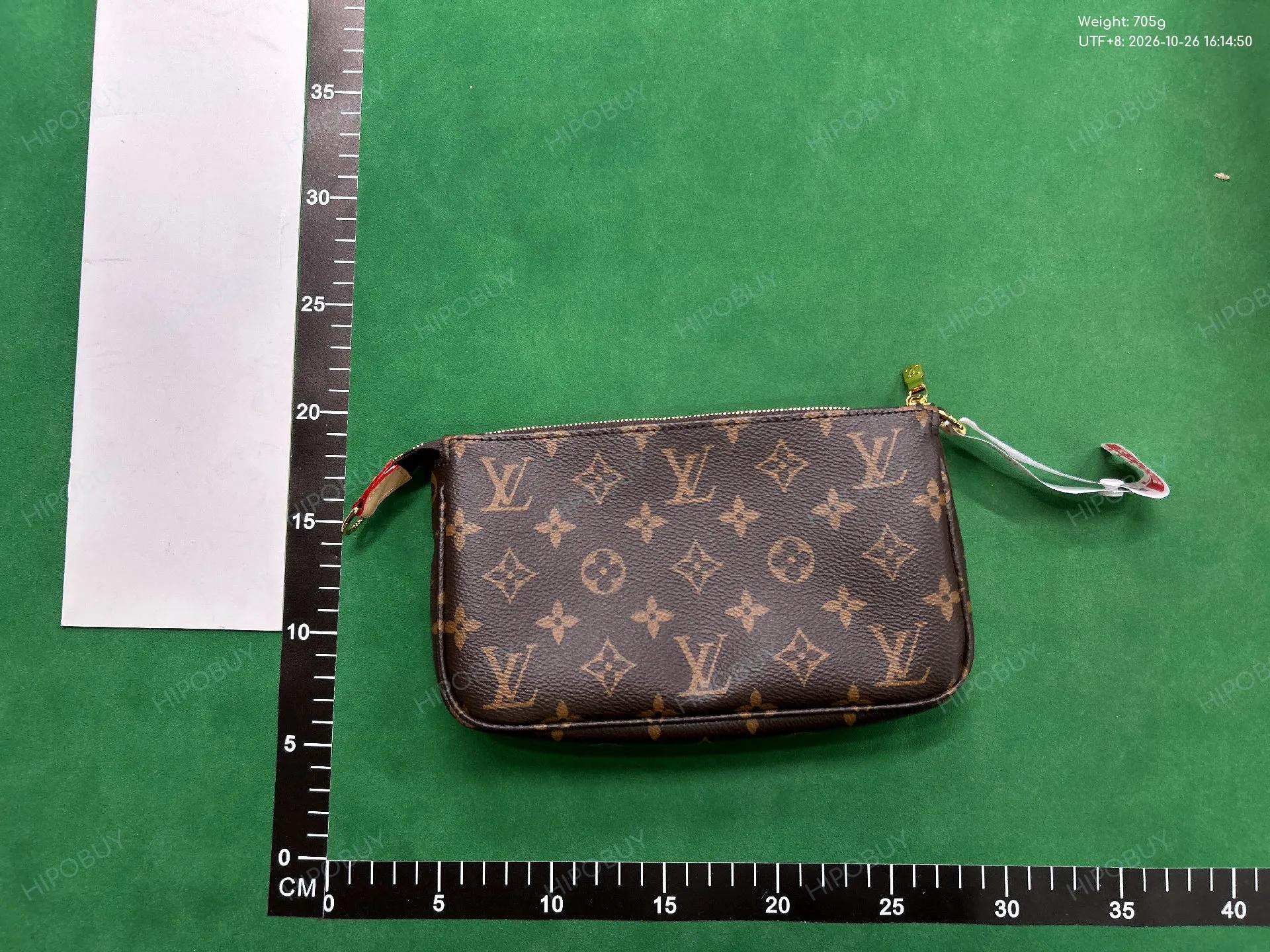 Foto QC 1 de Louis Vuitton Pochette Accessoires Monogram Eclipse