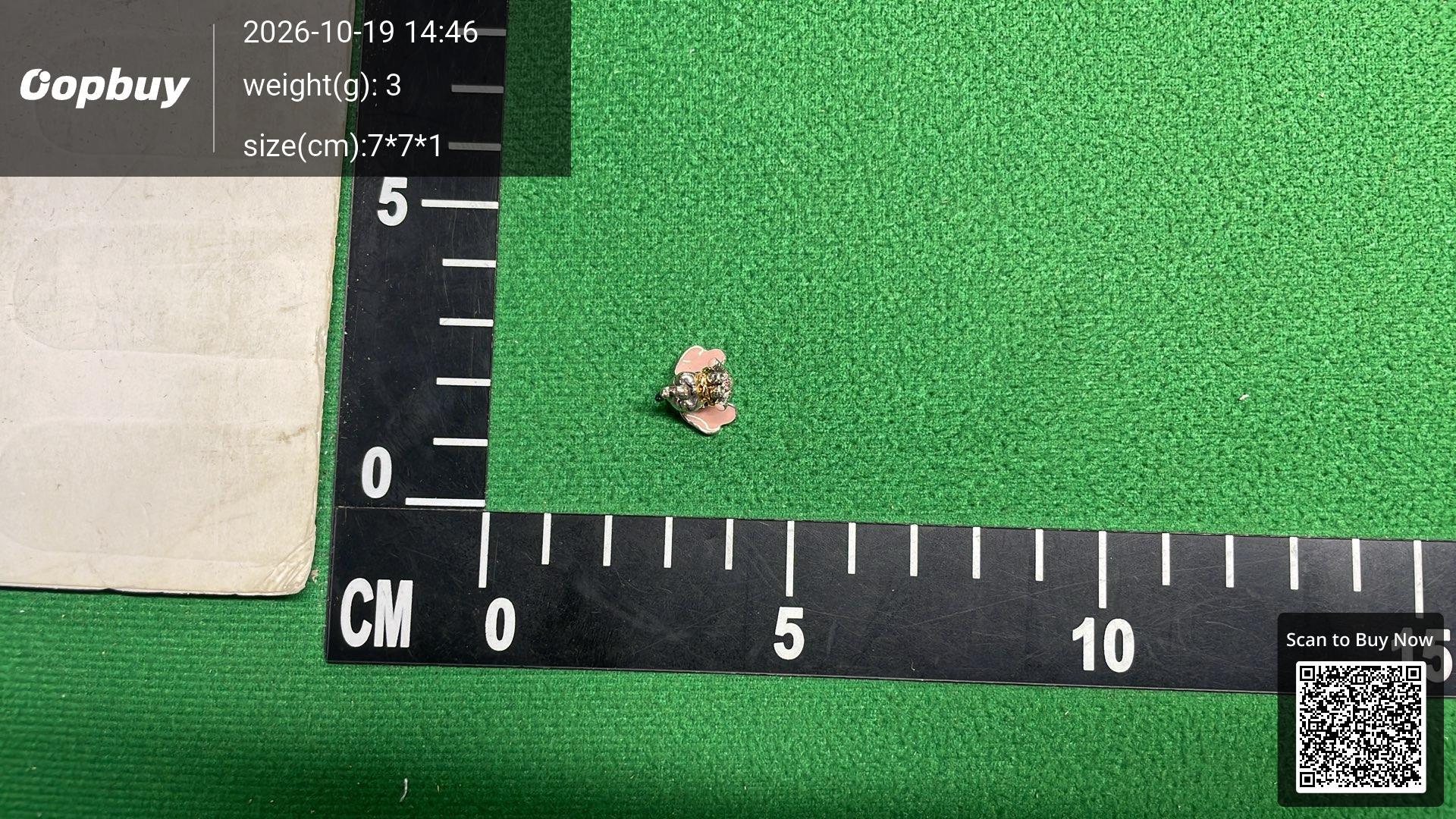 Foto QC 8 de Disney Mickey Mouse Heart Hands Charm Sterling Silver Crystal Red