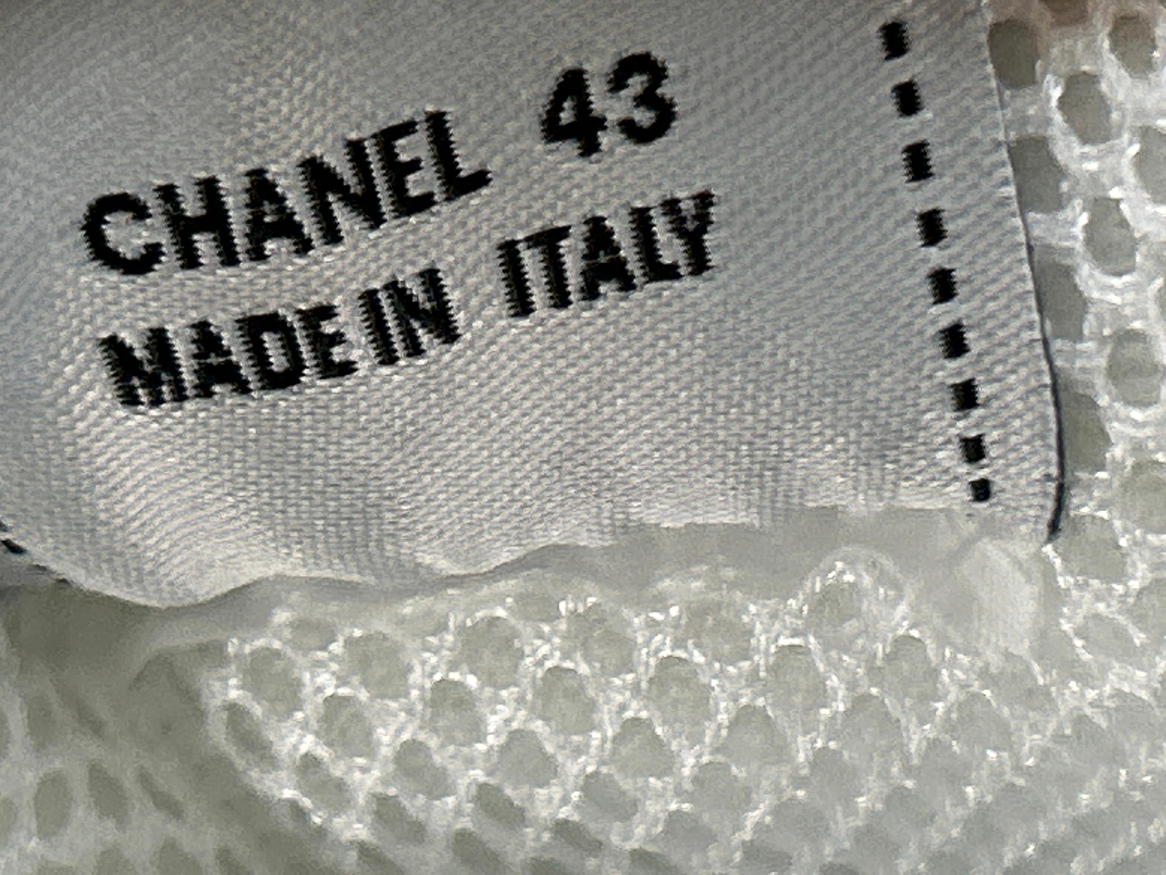 Foto QC 7 de Chanel CC Sneakers Metallic Mesh Low Top Silver White