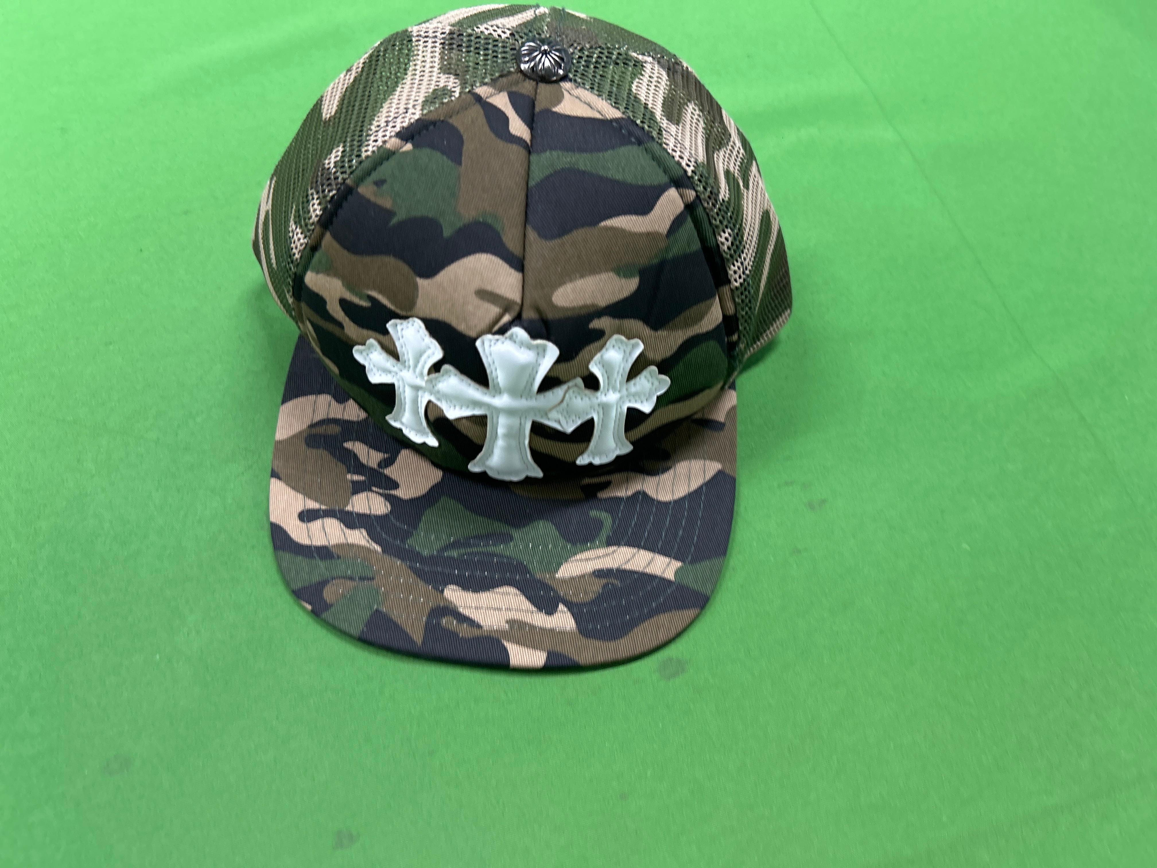 Foto QC 1 de Chrome Hearts Fuck Hollywood Trucker Hat Black/White
