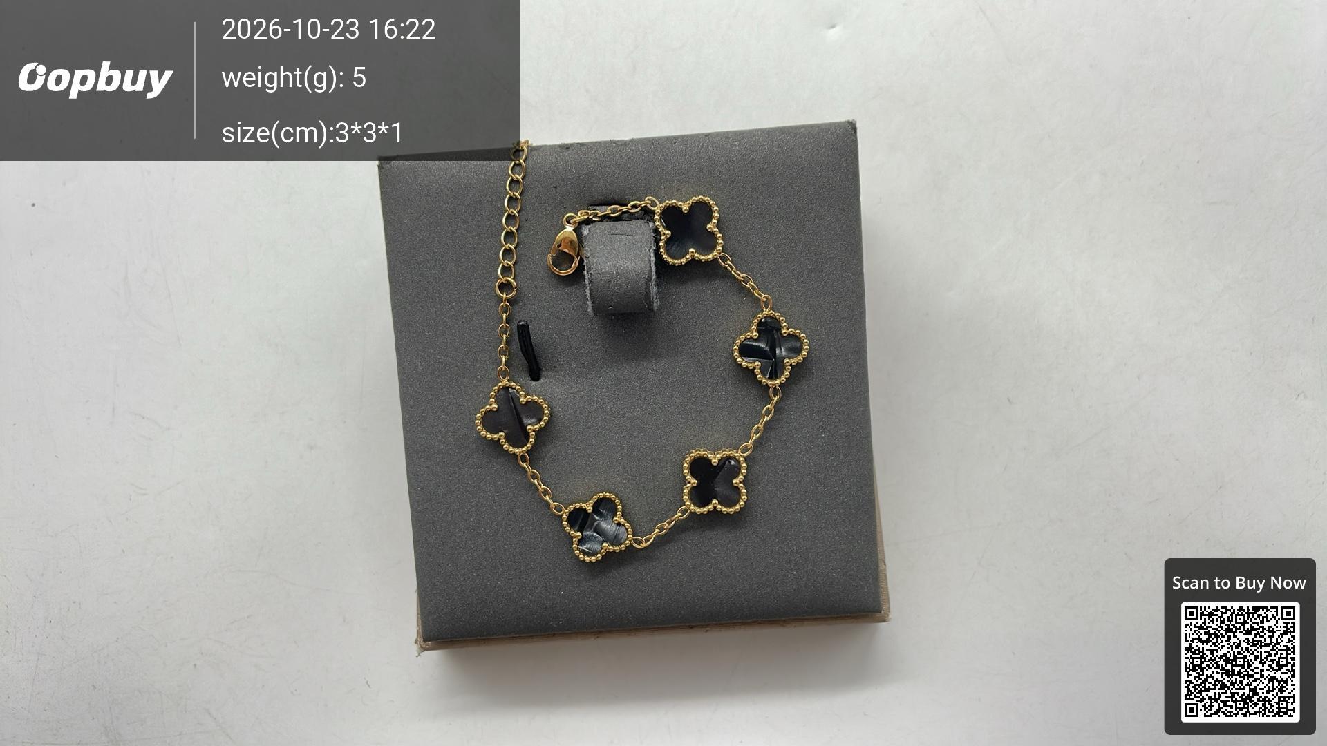 Foto QC 6 de Unbranded Four-leaf Clover Stud Earrings 18k Gold Plated Black