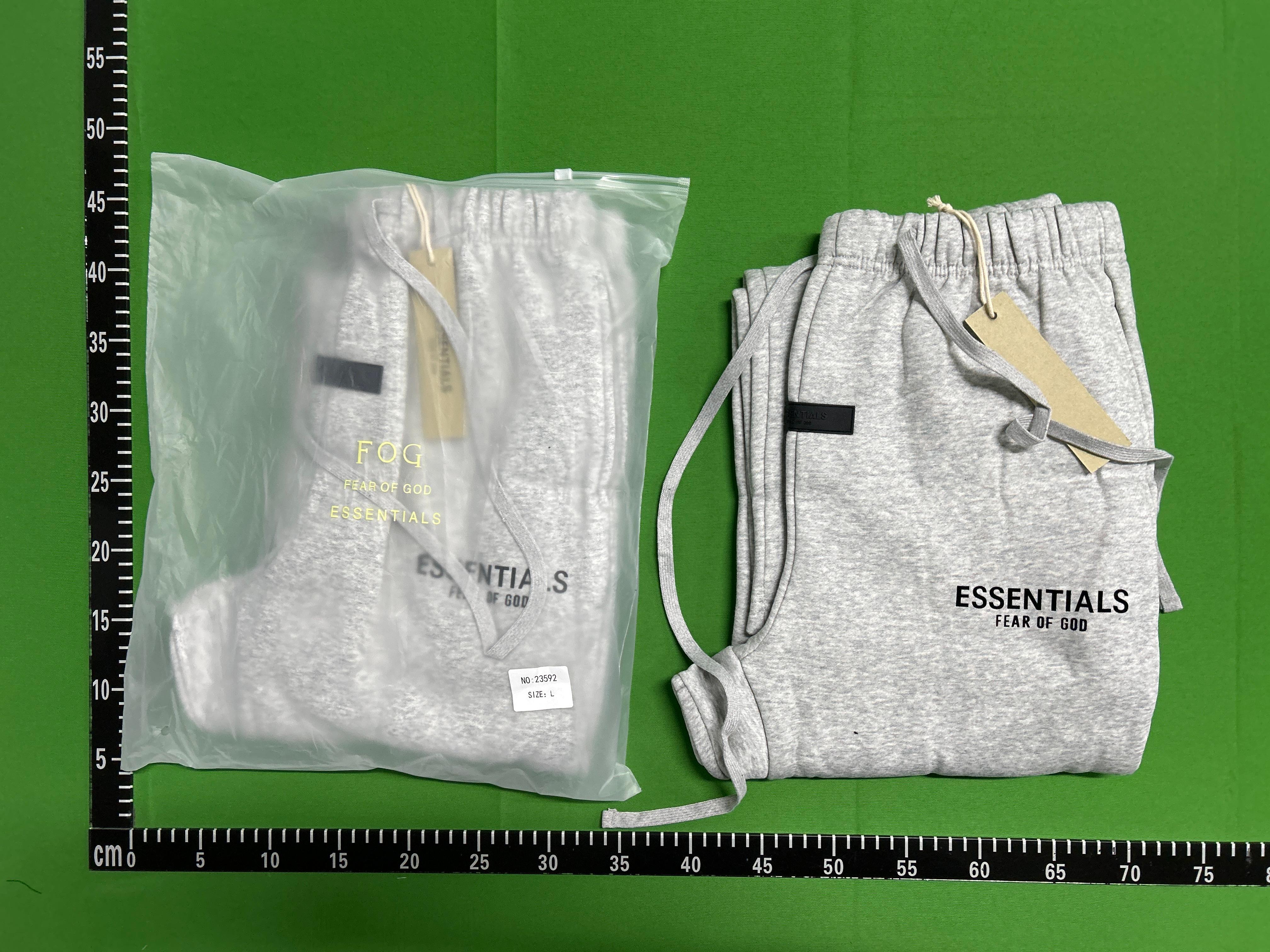Foto QC 1 de Fear of God Essentials Sweatpants Flocked Grey