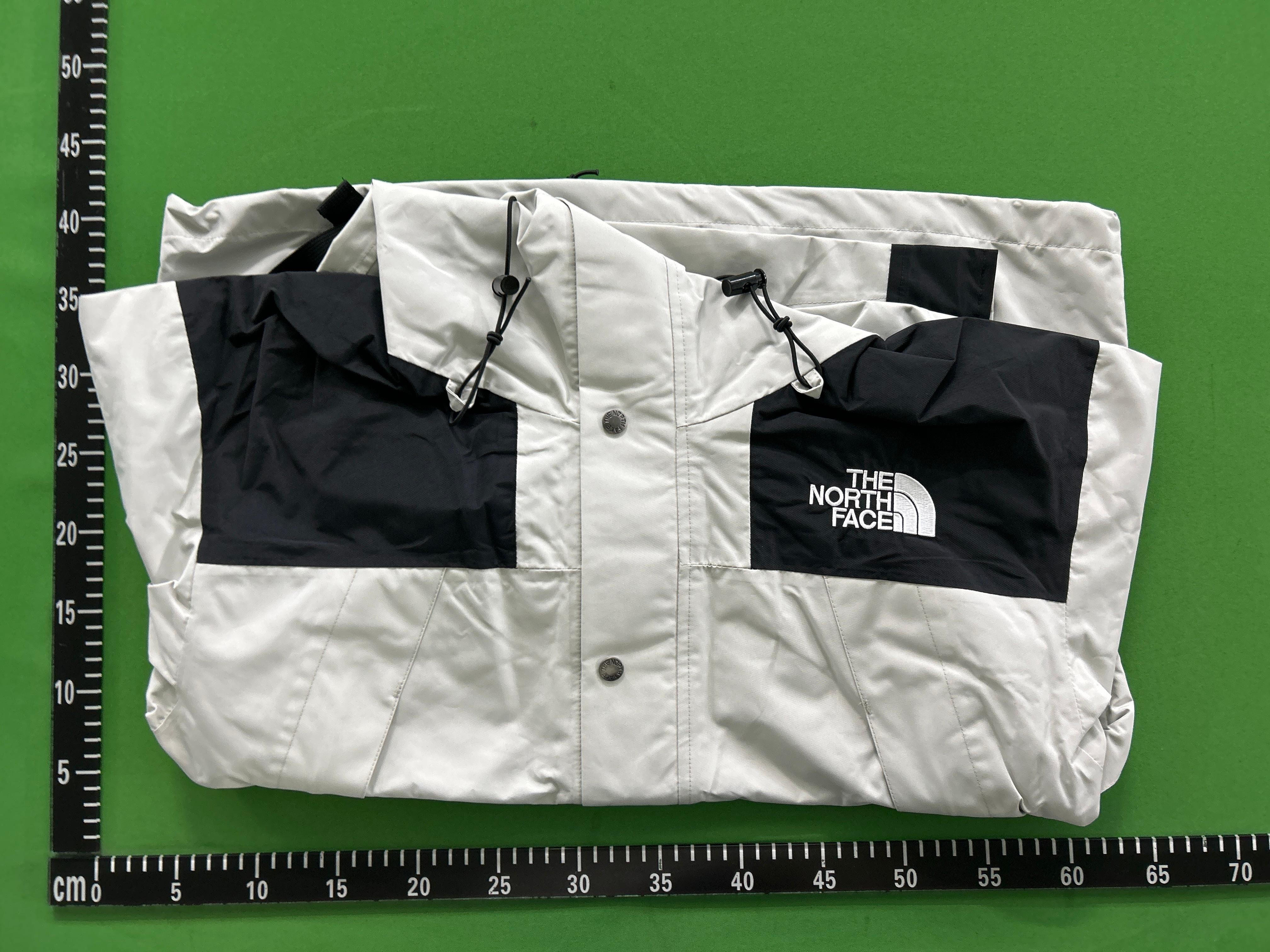 Foto QC 5 de The North Face 1990 Mountain Jacket Gore-Tex Purple